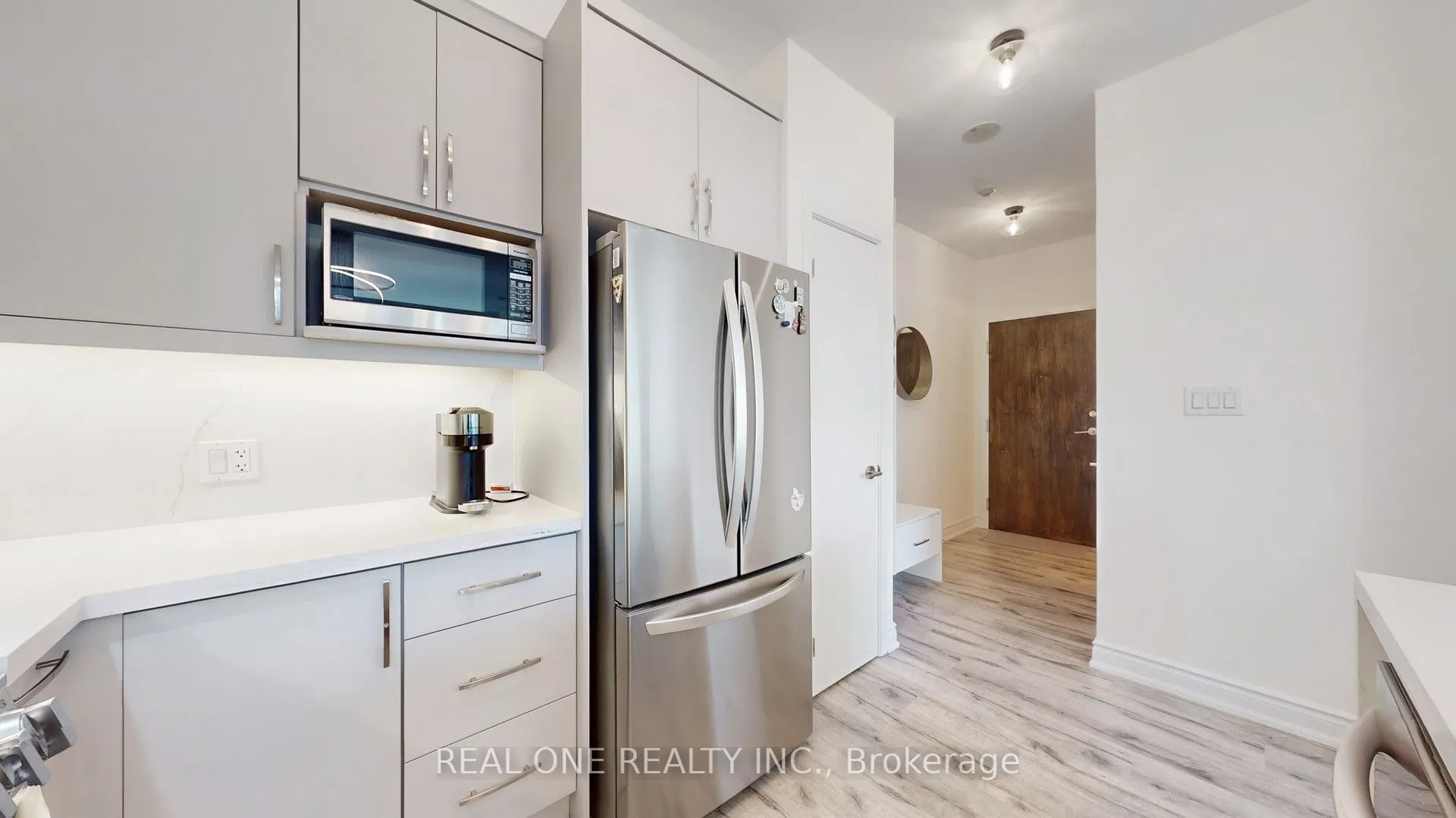 33 Bay Street, #1708