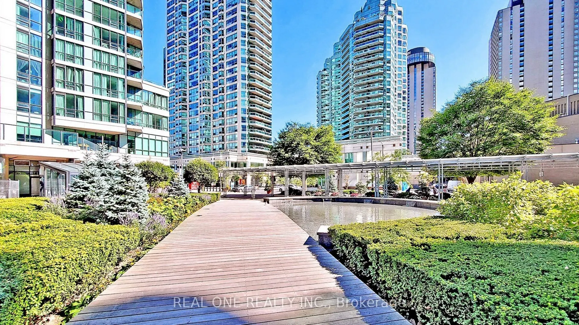 33 Bay Street, #1708
