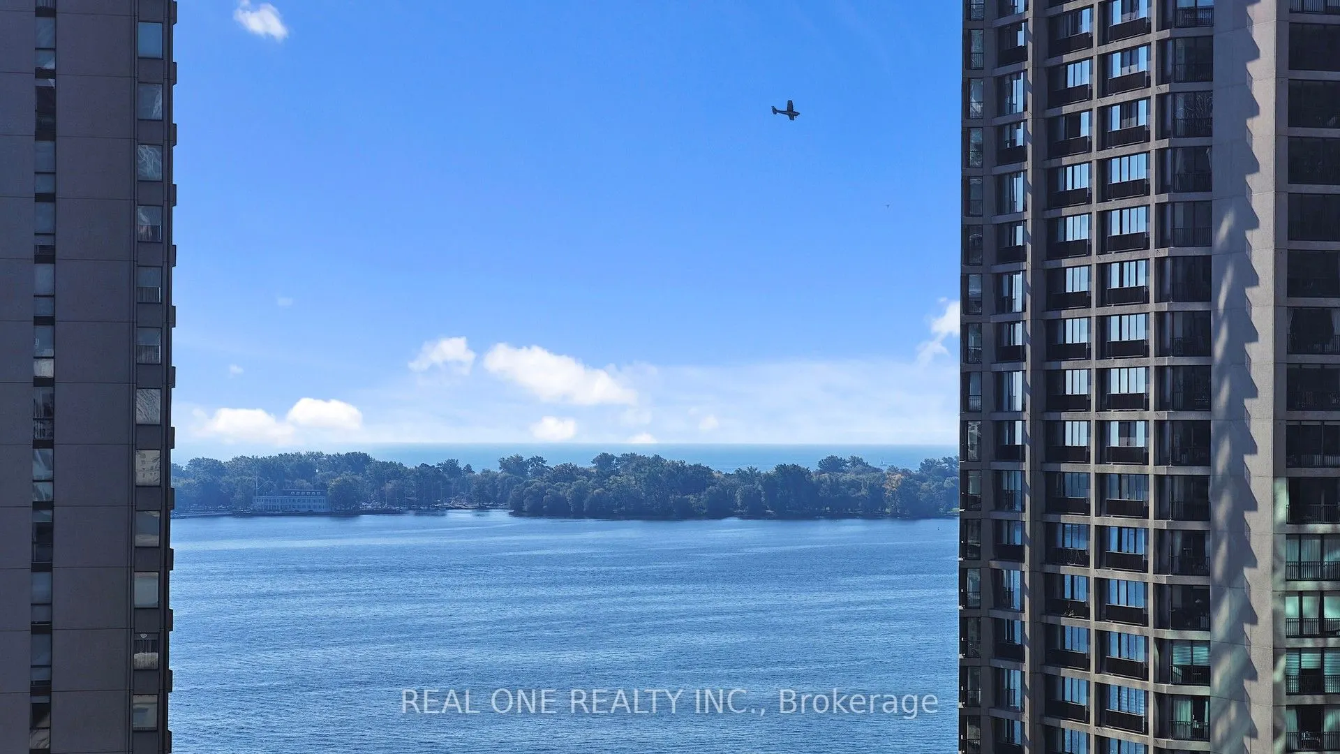 33 Bay Street, #1708