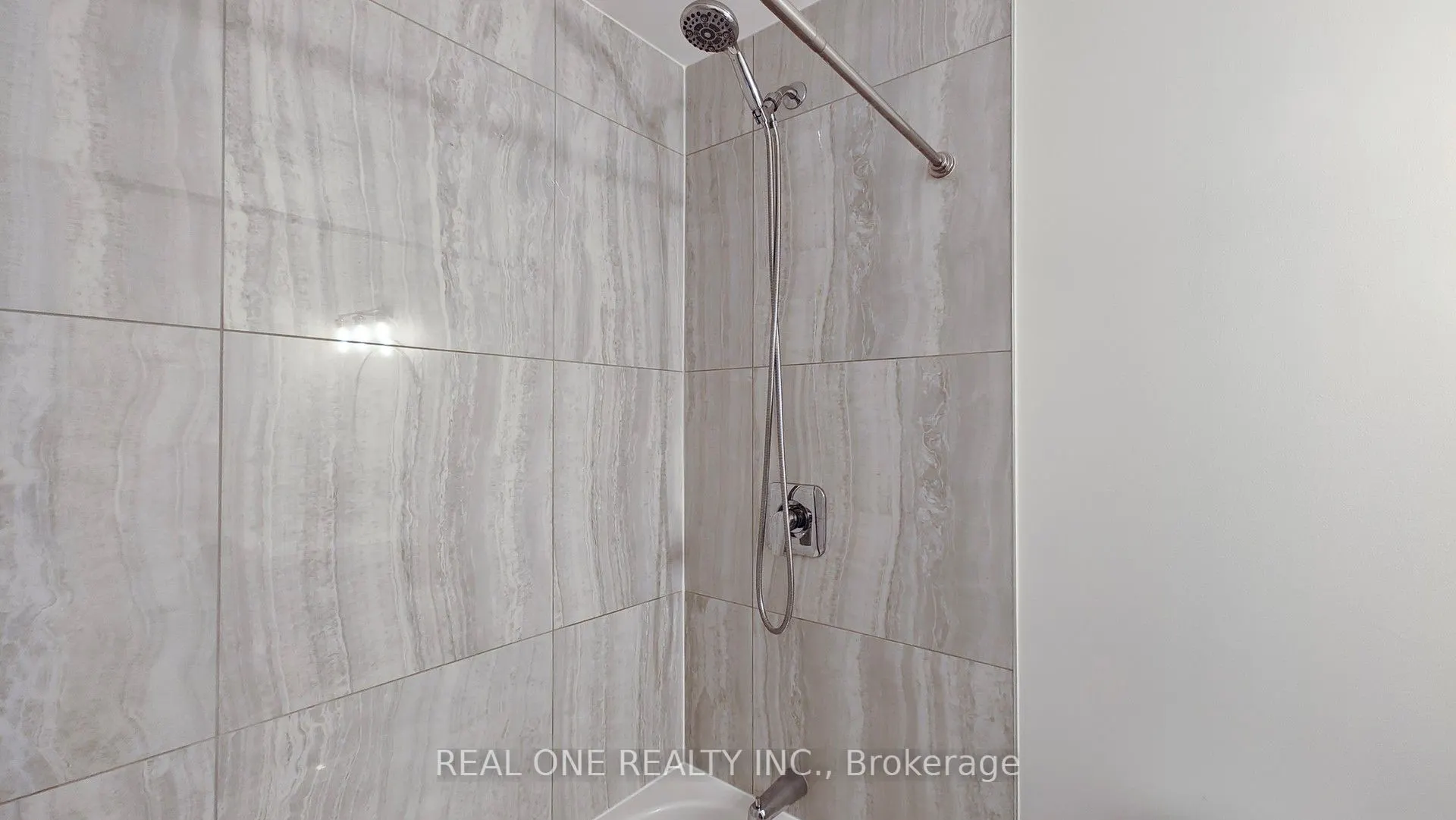 33 Bay Street, #1708