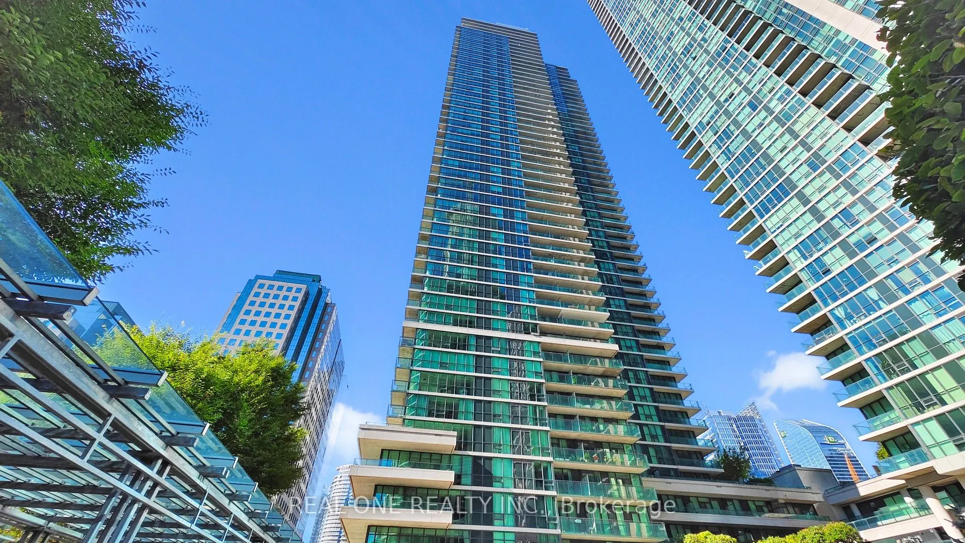 33 Bay Street, #1708
