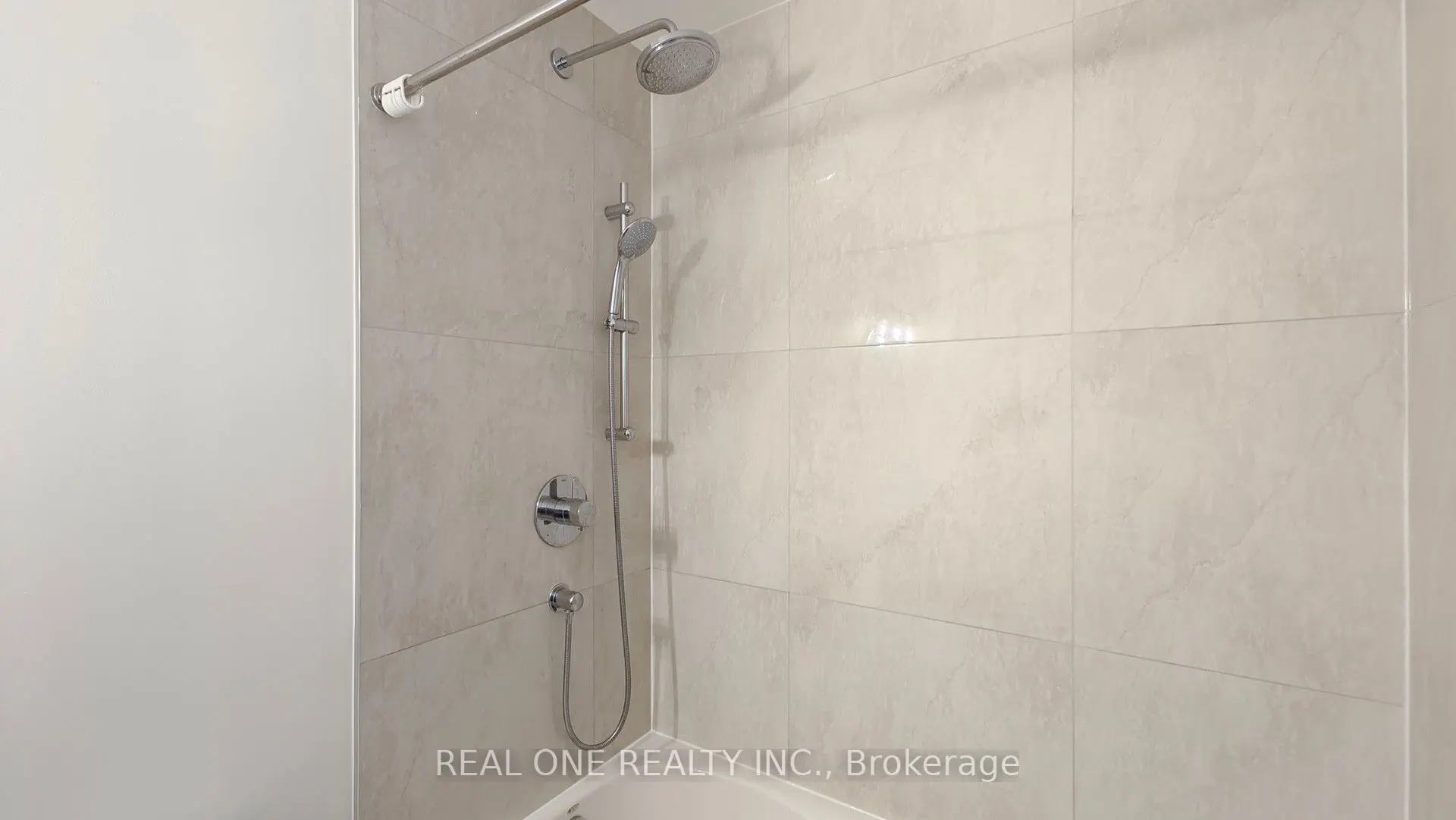 33 Bay Street, #1708