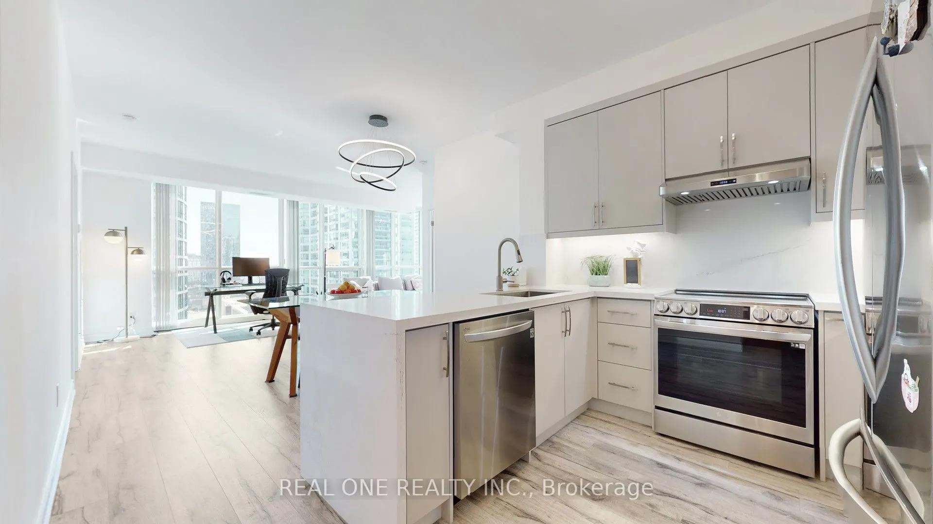 33 Bay Street, #1708