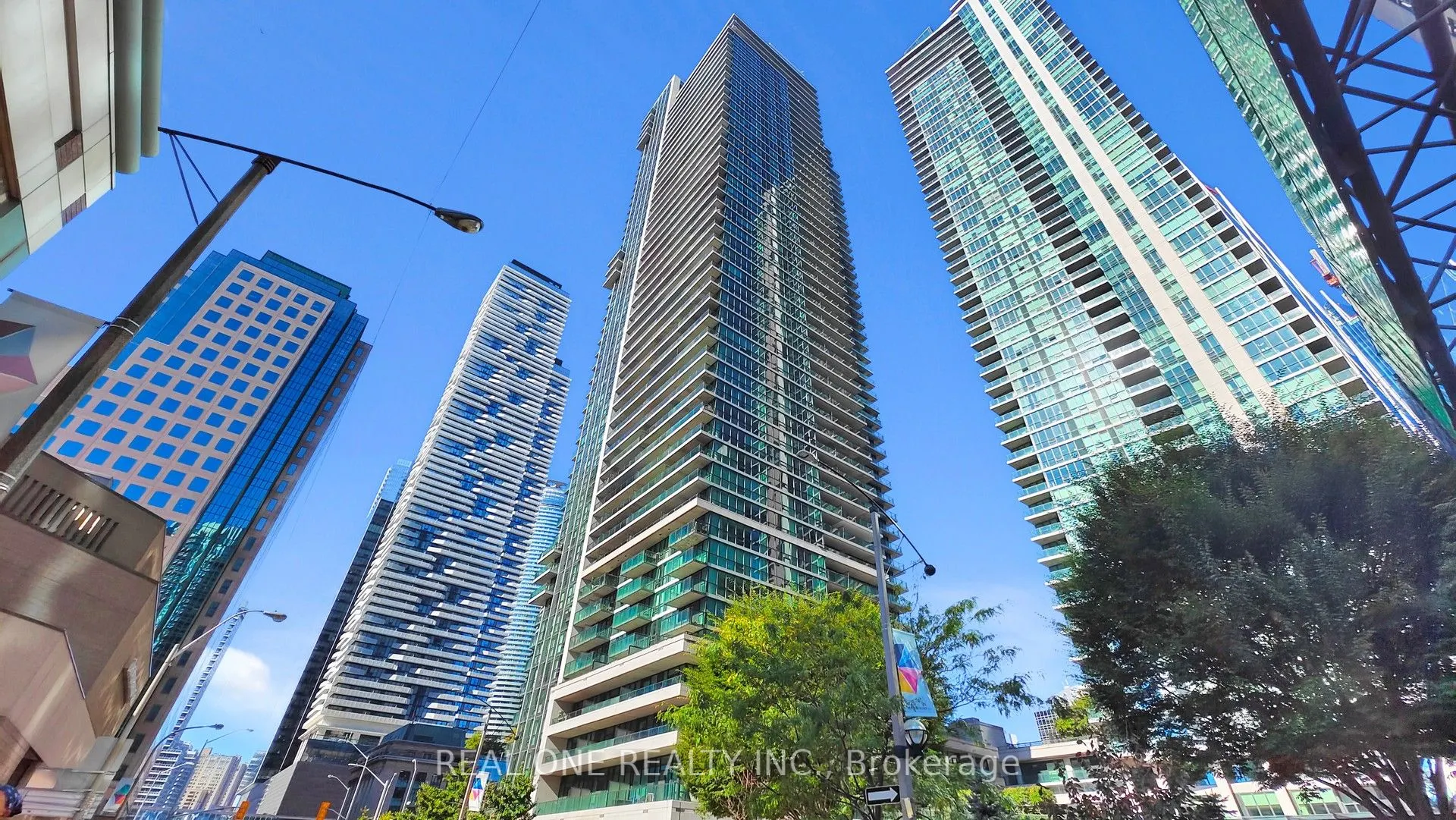 33 Bay Street, #1708