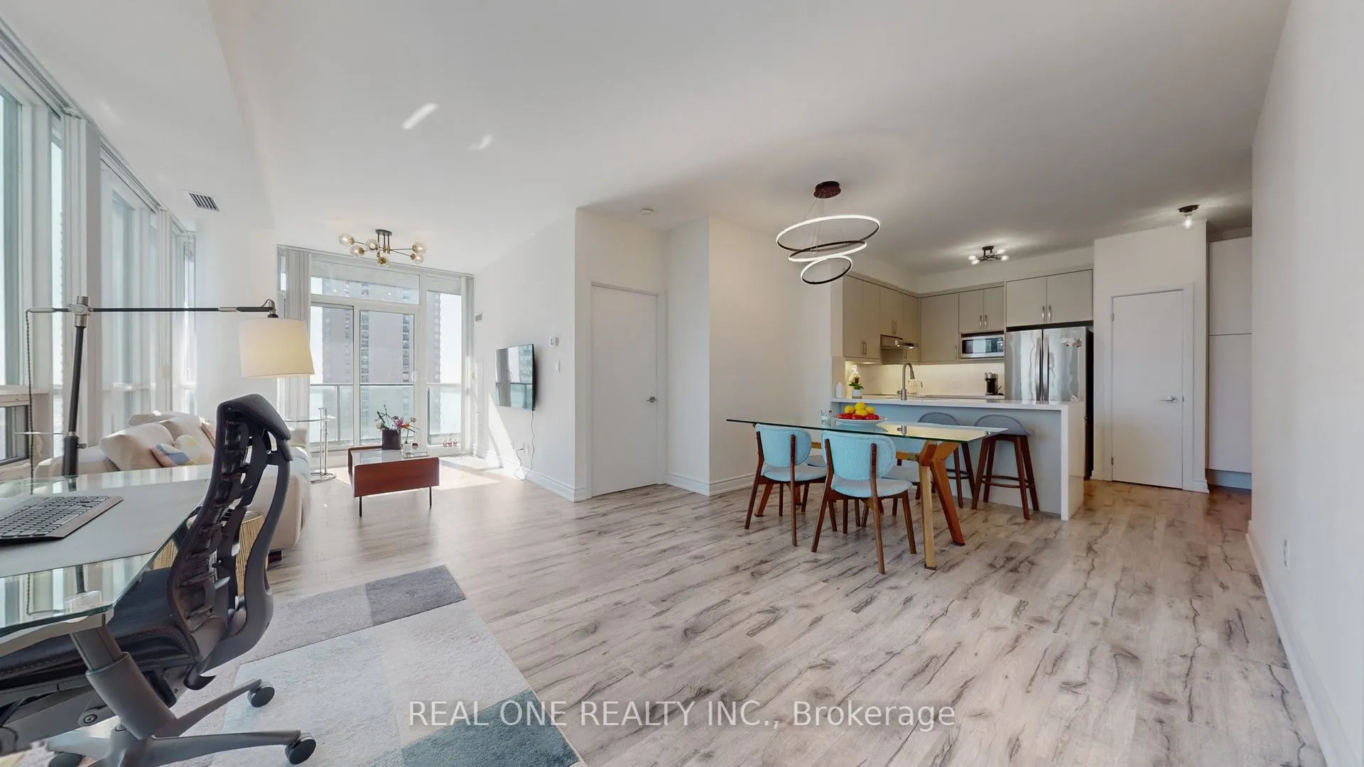 33 Bay Street, #1708