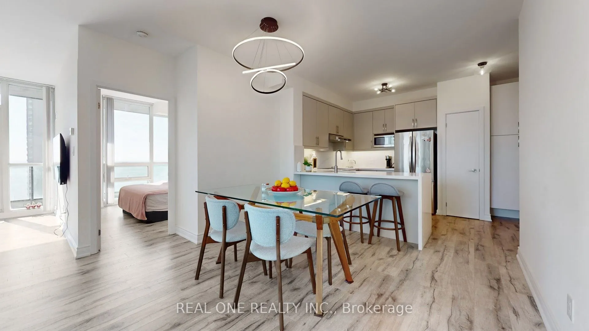 33 Bay Street, #1708