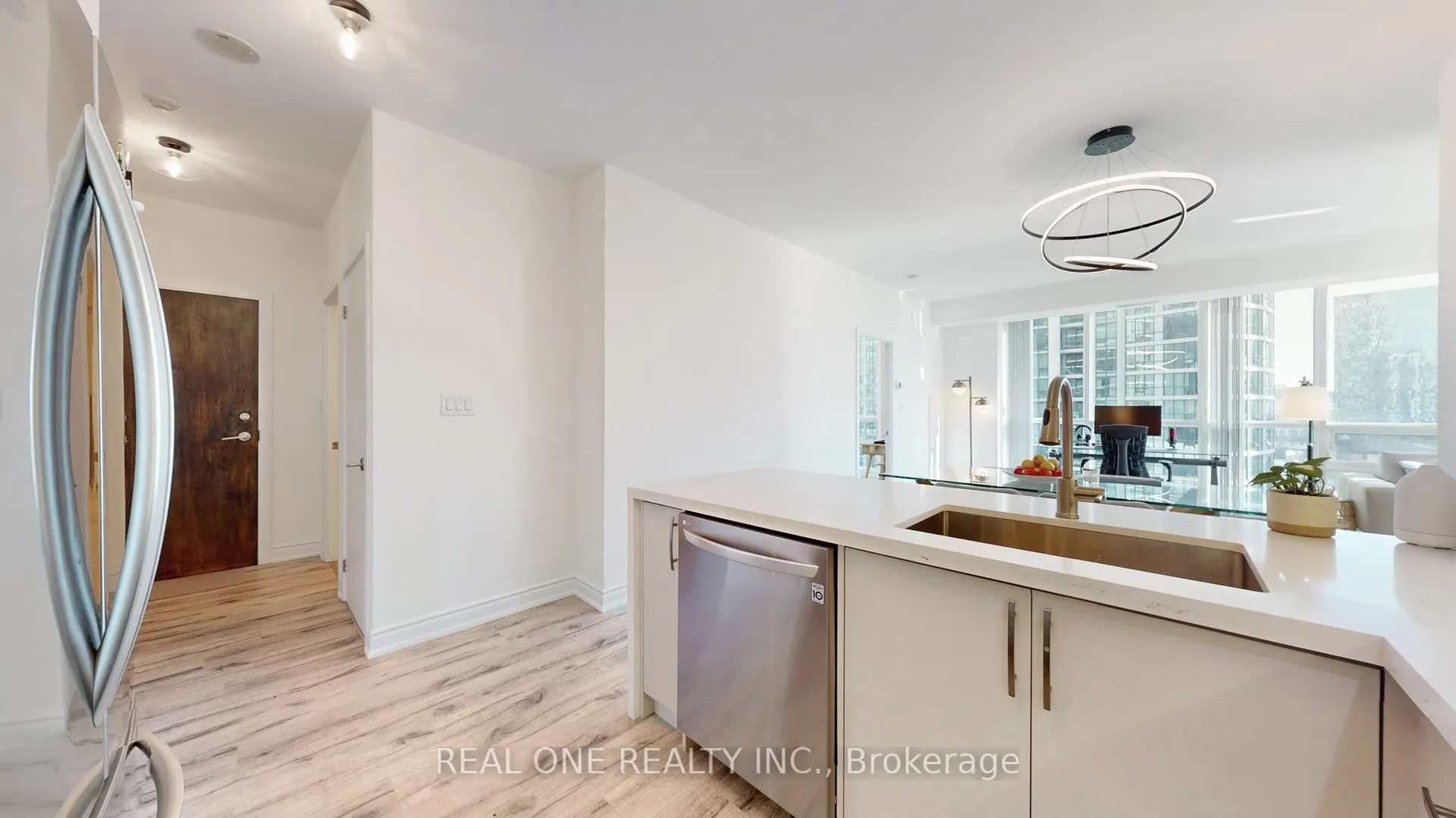 33 Bay Street, #1708