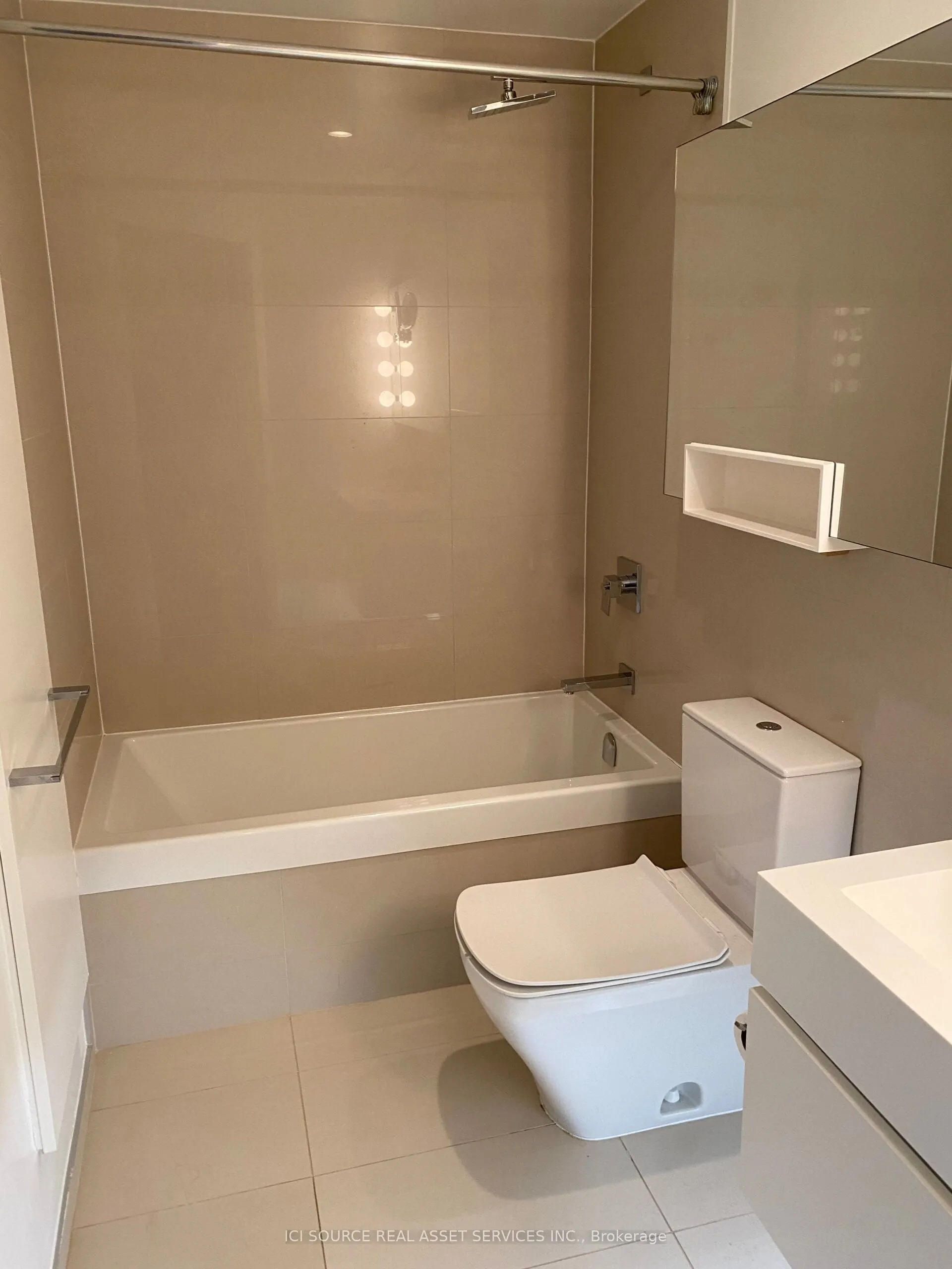 45 Charles Street E, #2909