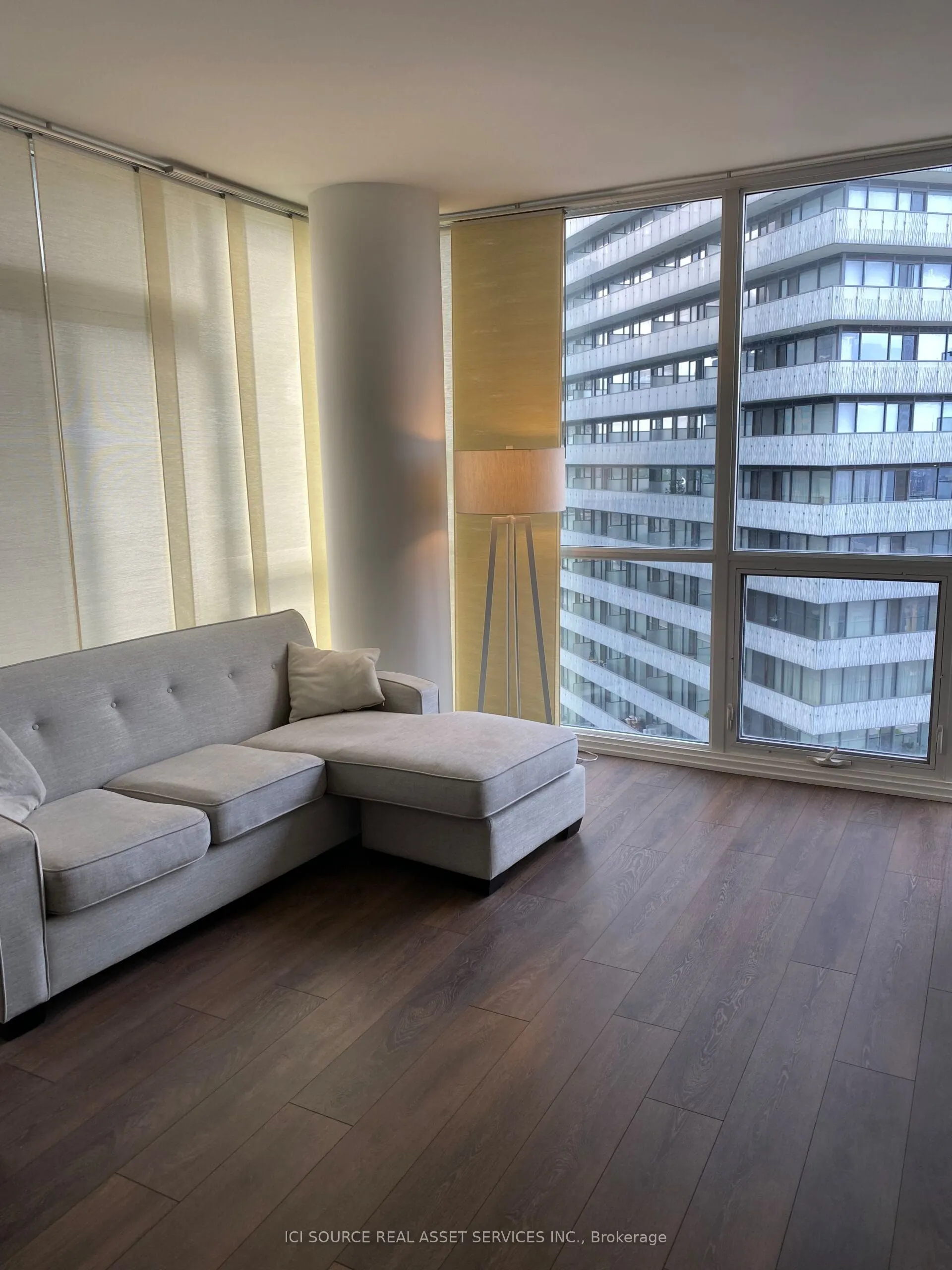 45 Charles Street E, #2909