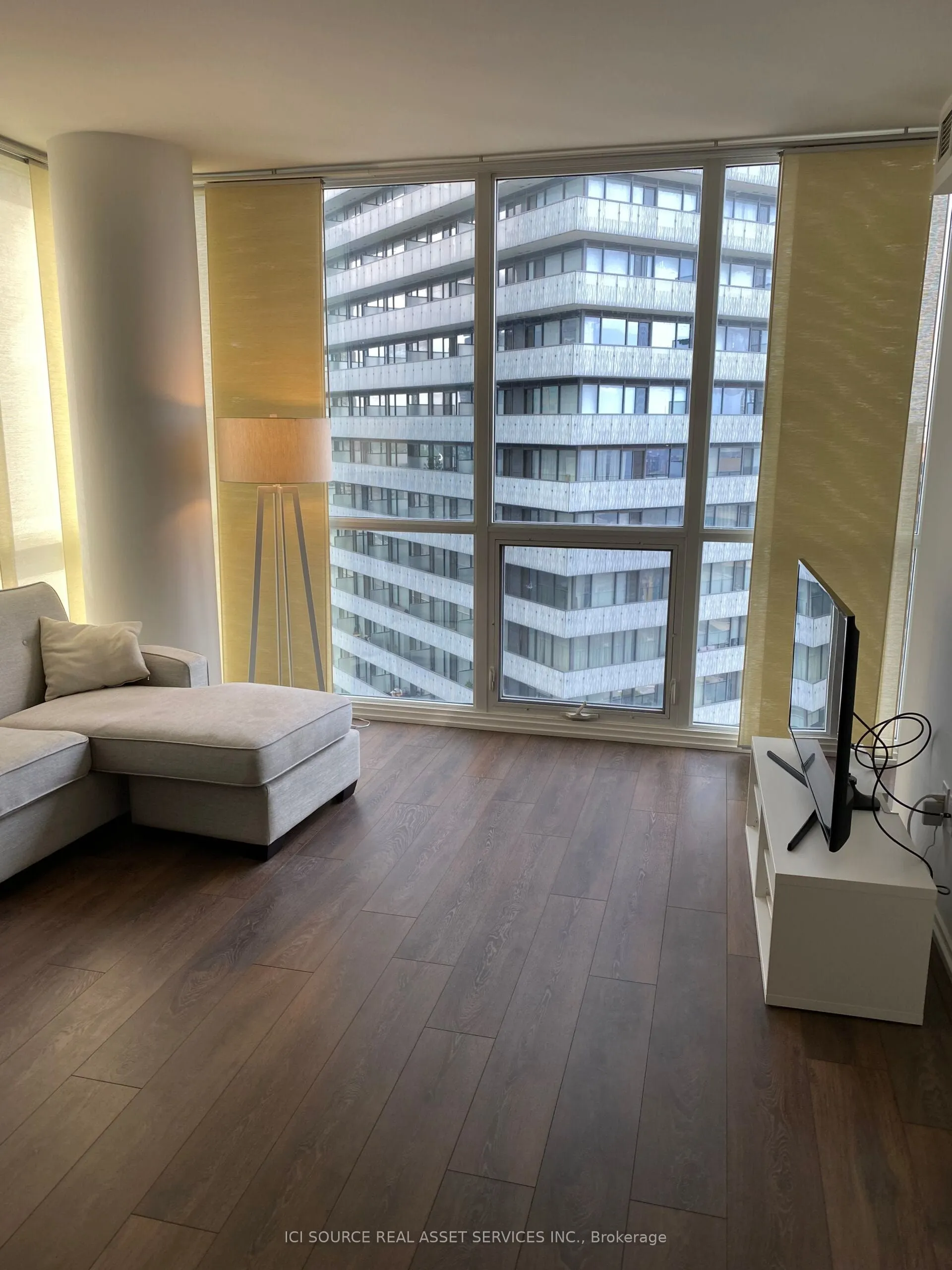 45 Charles Street E, #2909