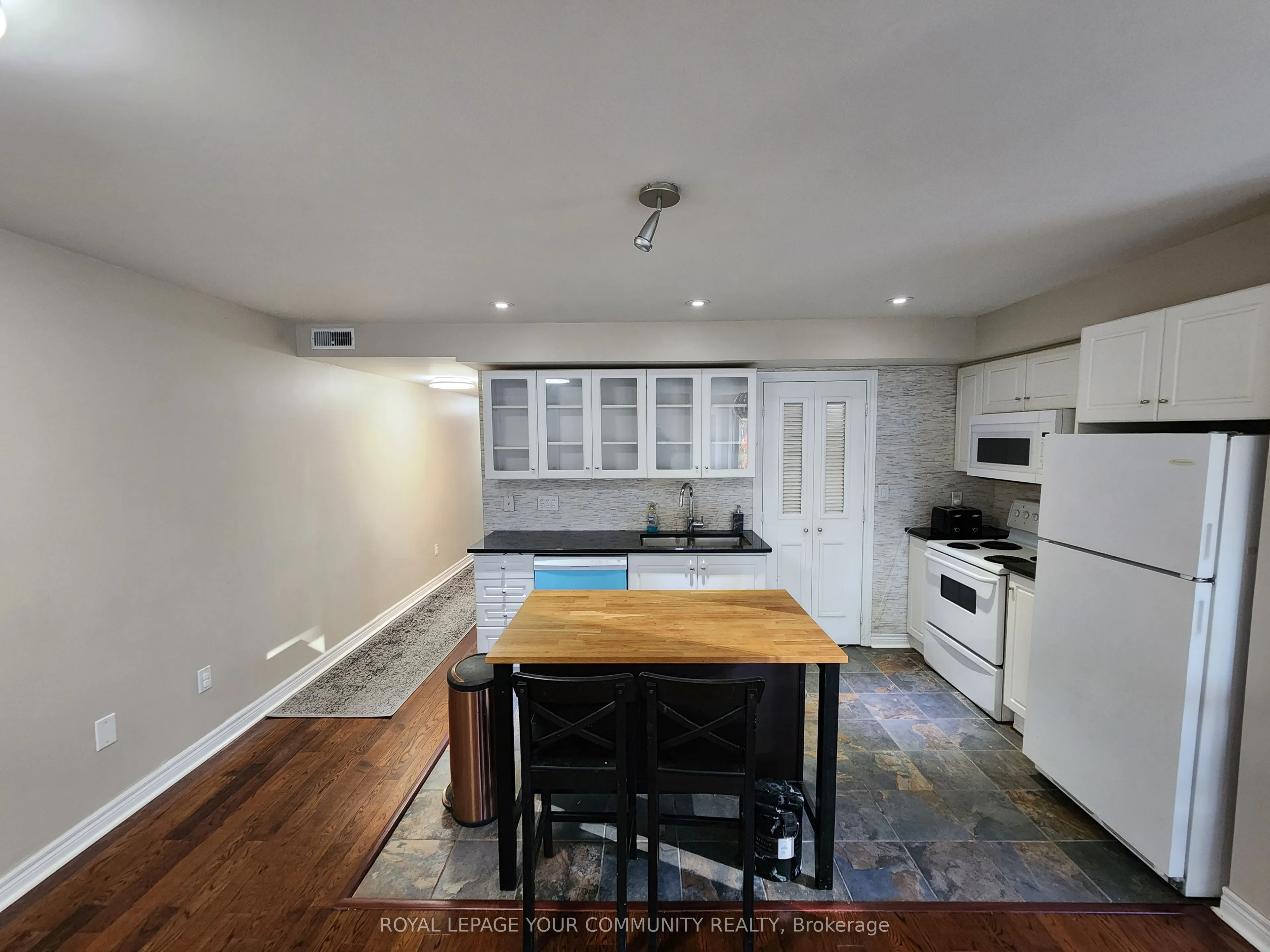 80 Aerodrome Crescent, #202