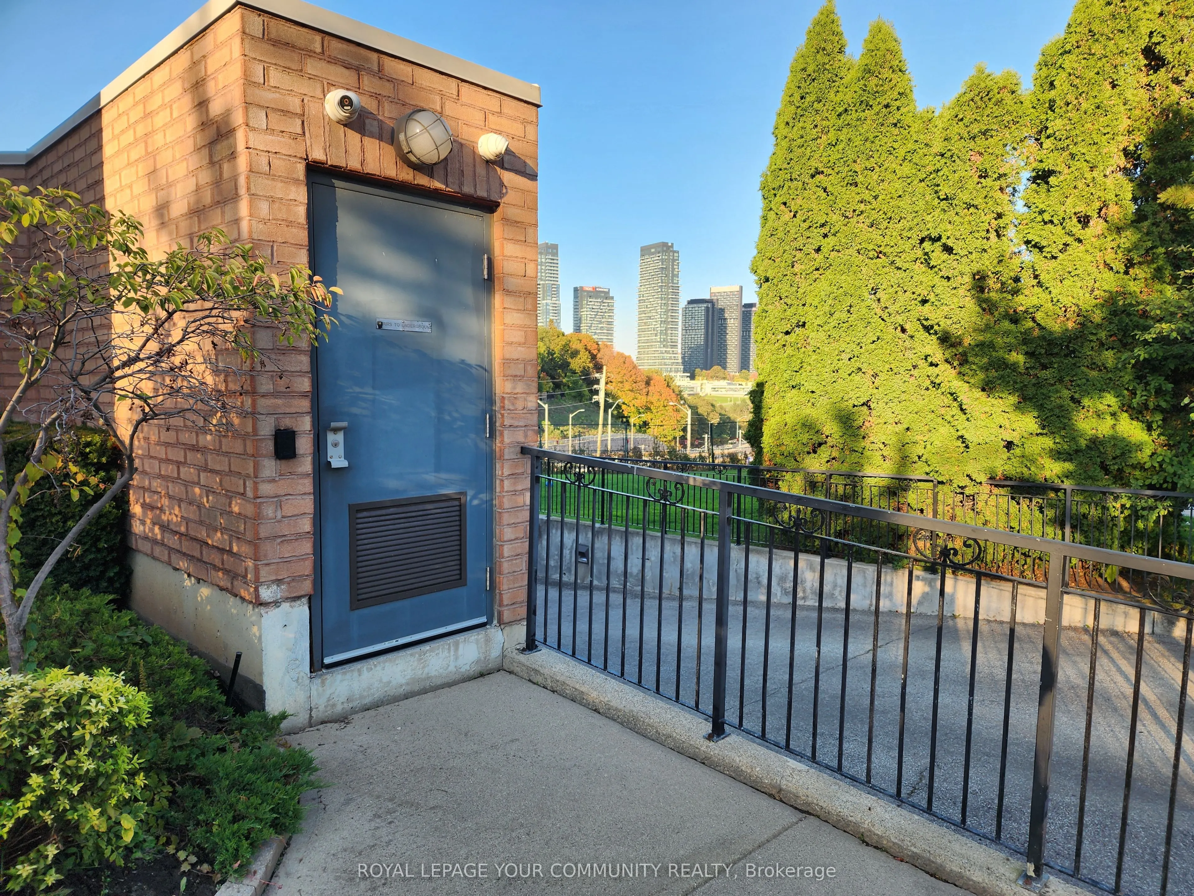 80 Aerodrome Crescent, #202