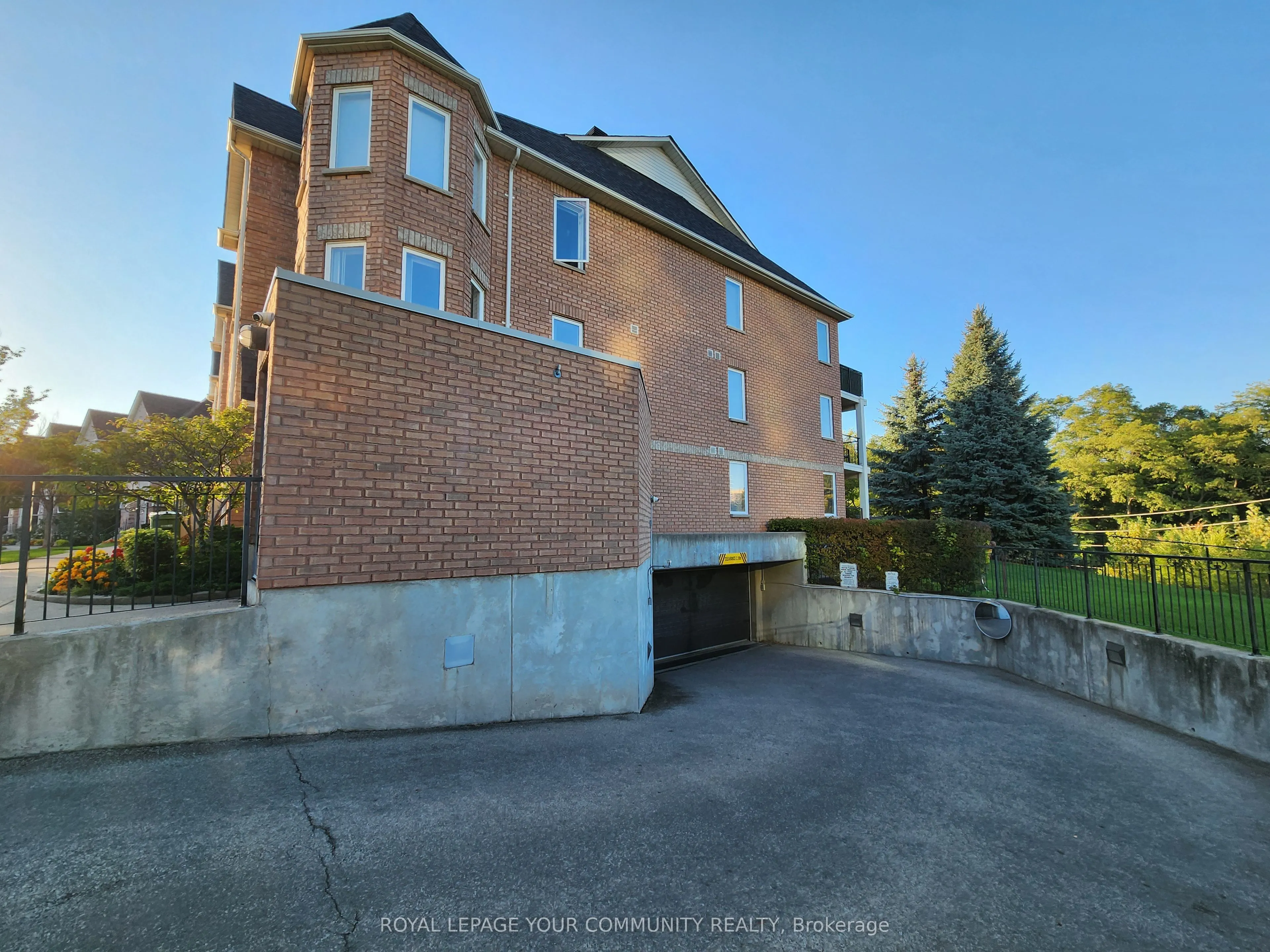 80 Aerodrome Crescent, #202