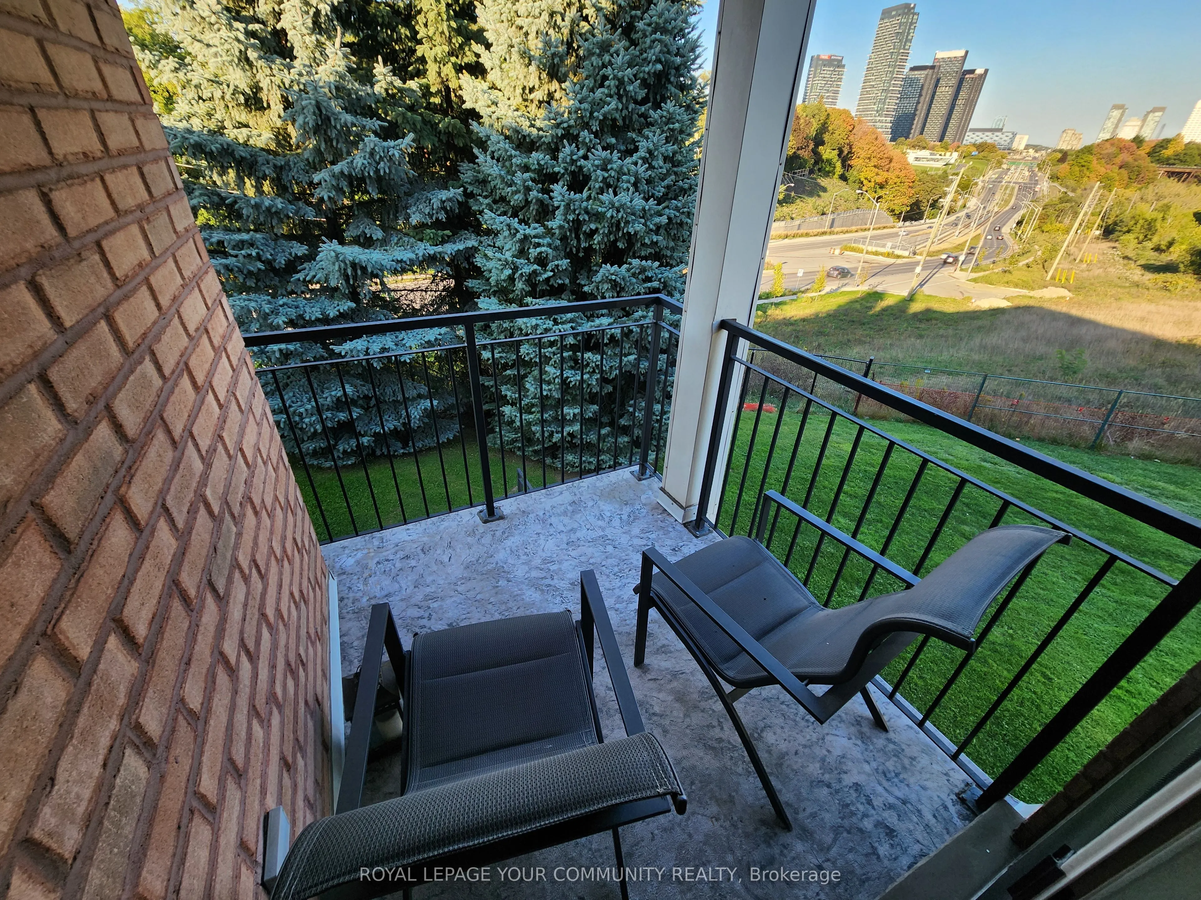 80 Aerodrome Crescent, #202