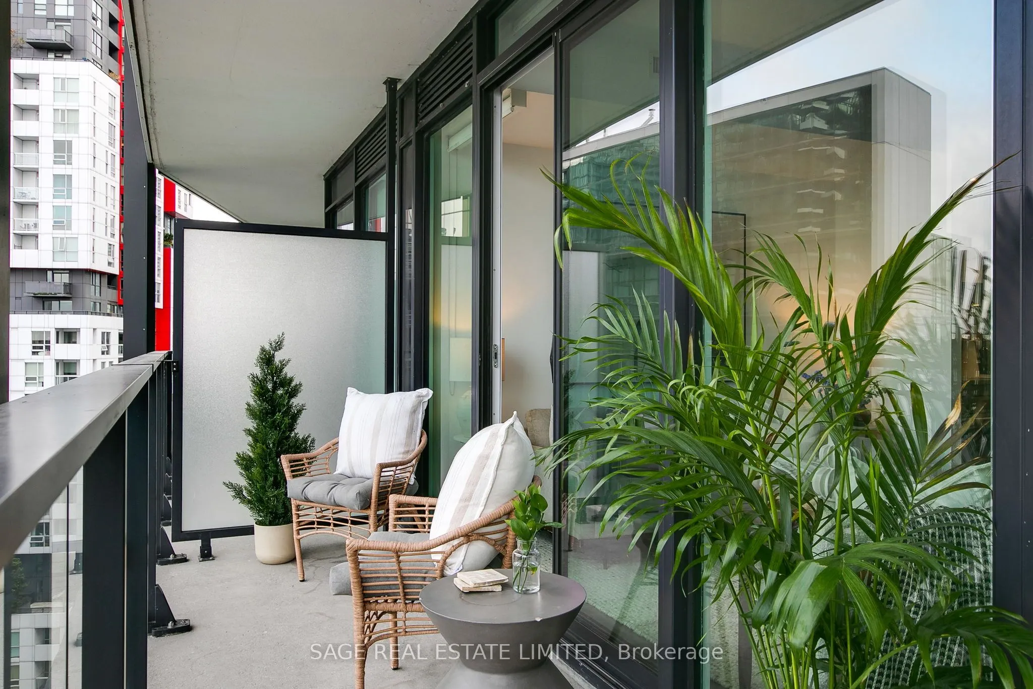 125 Peter Street, #2504