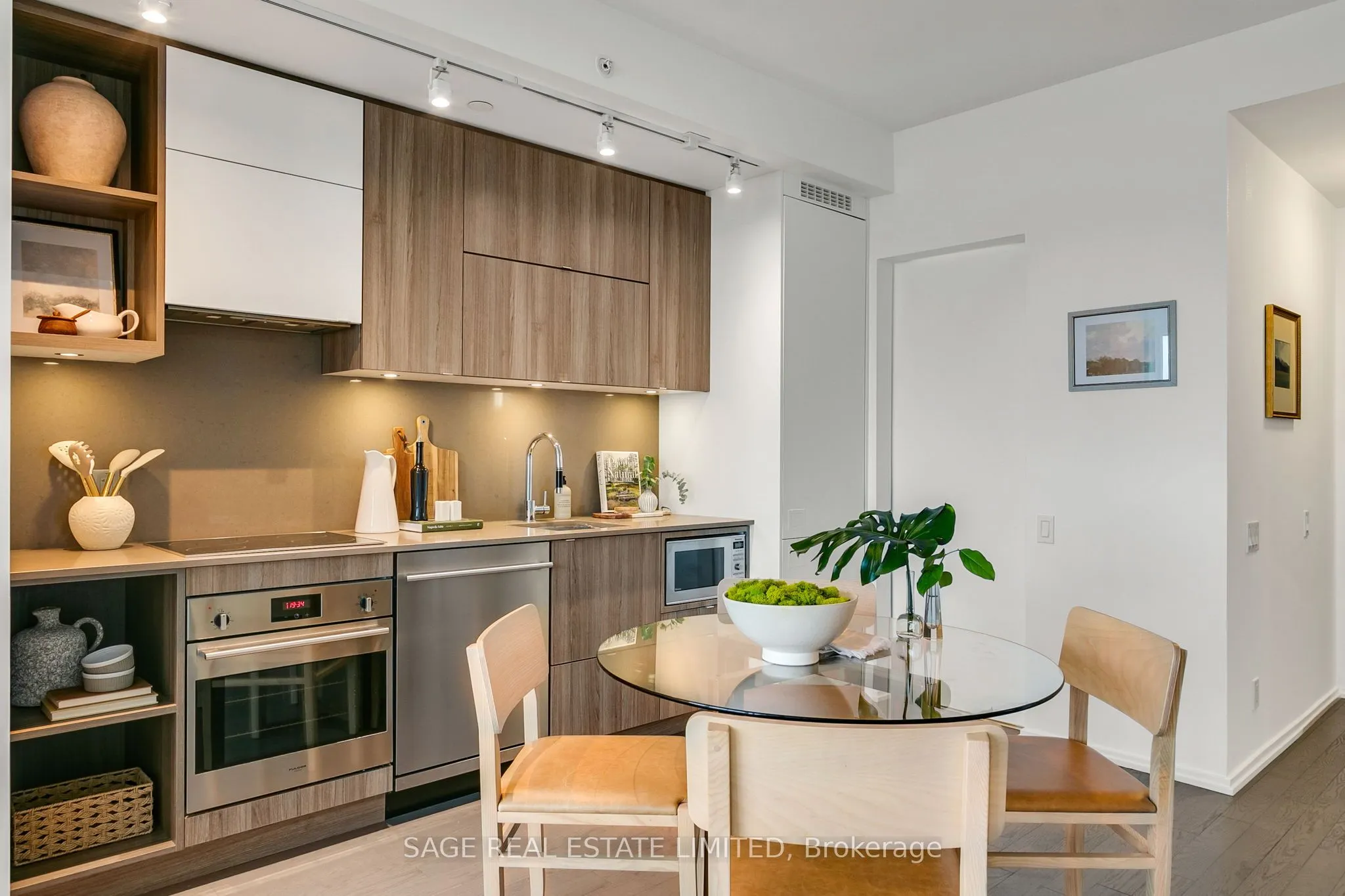 125 Peter Street, #2504