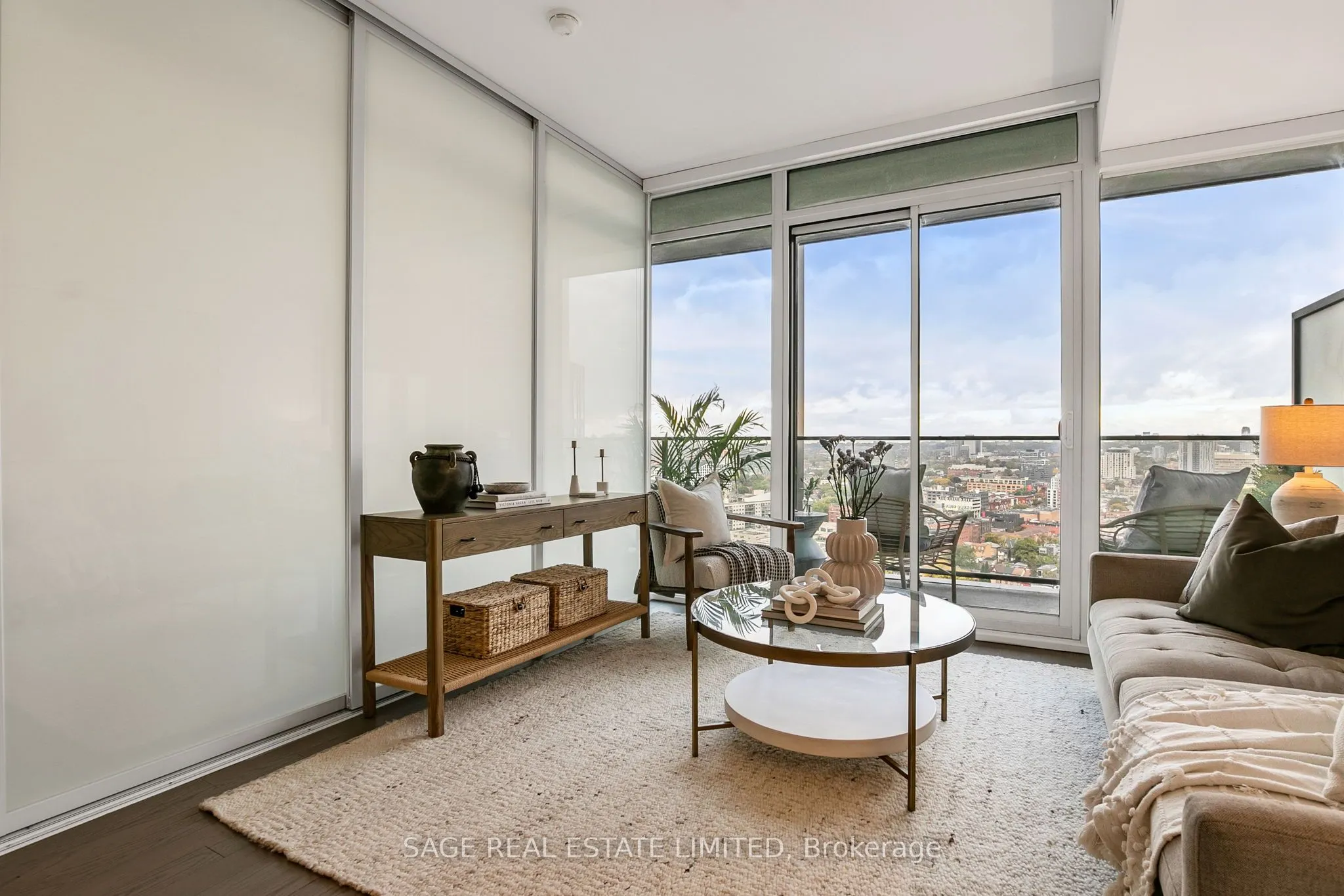 125 Peter Street, #2504