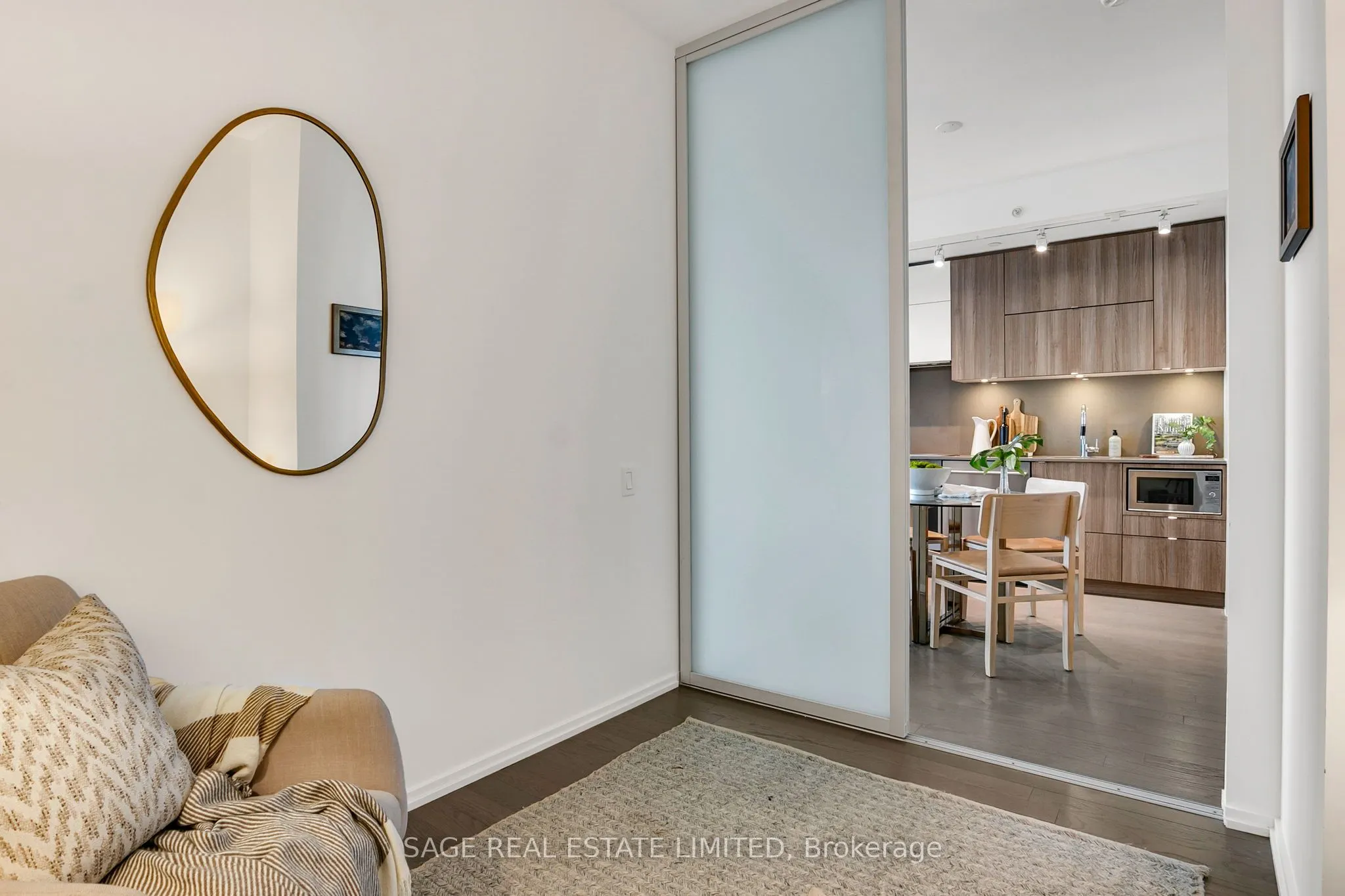 125 Peter Street, #2504