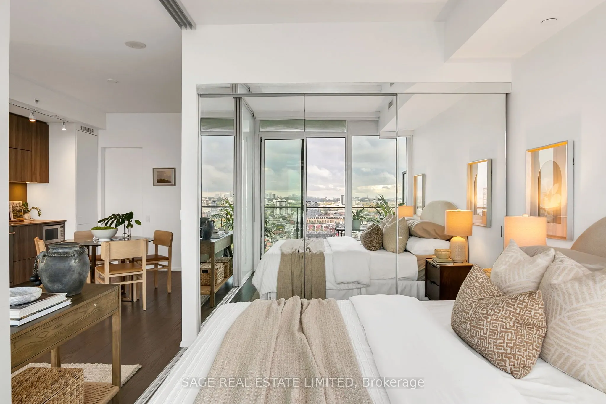 125 Peter Street, #2504