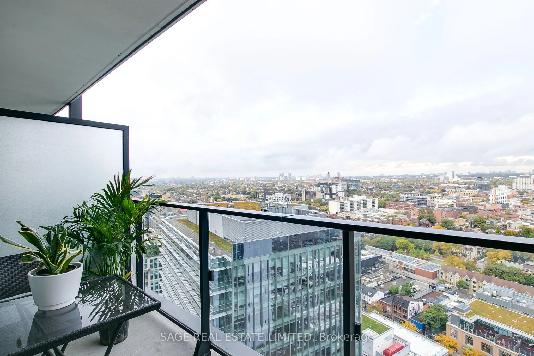 125 Peter Street, #2504