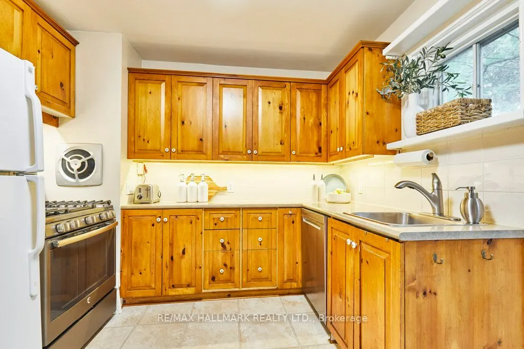 437 Davisville Avenue