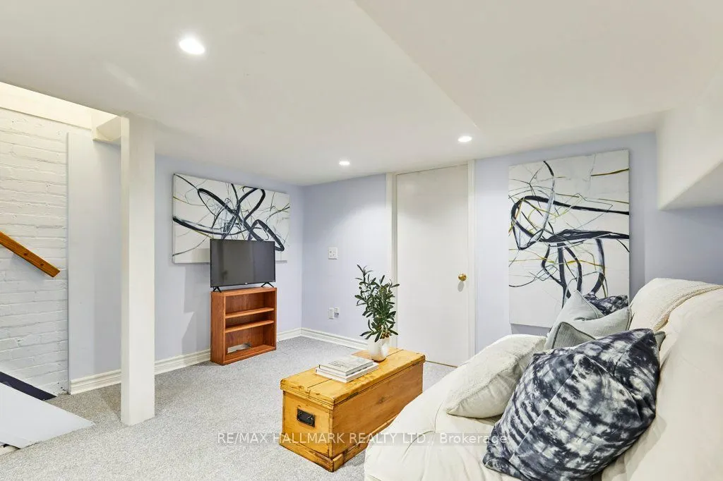 437 Davisville Avenue