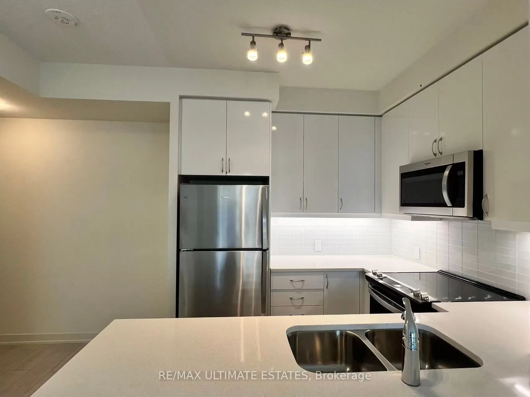 4955 Yonge Street, #1819