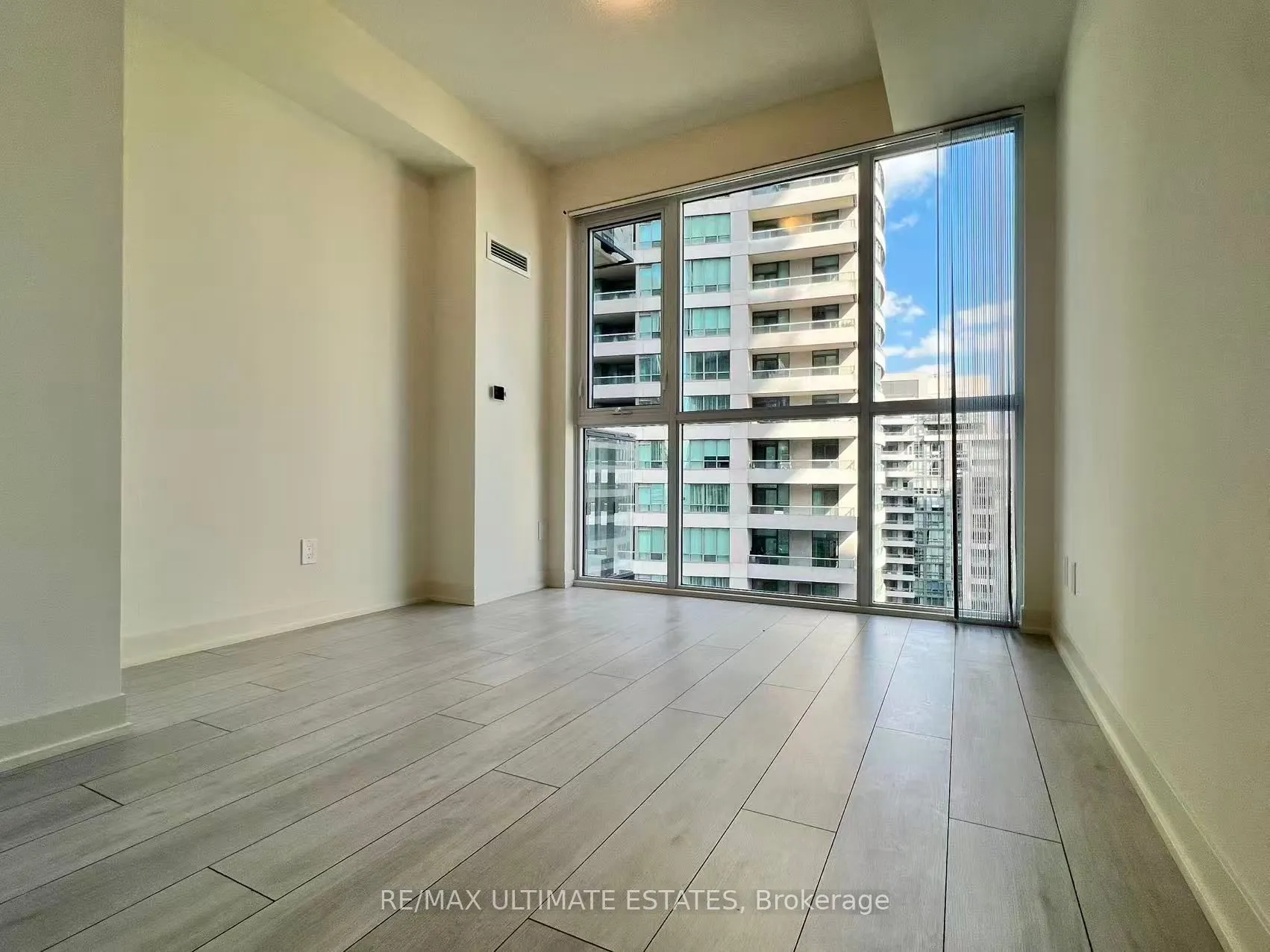 4955 Yonge Street, #1819