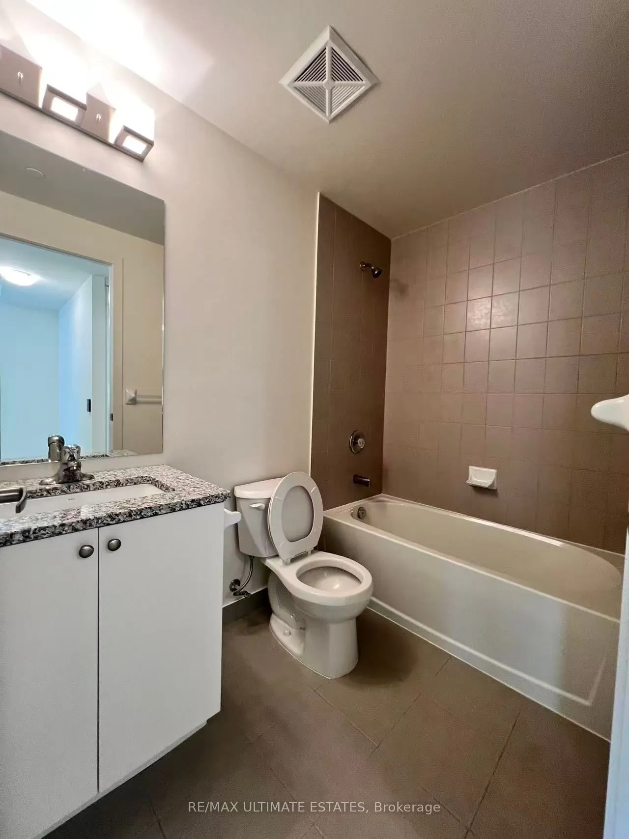 4955 Yonge Street, #1819