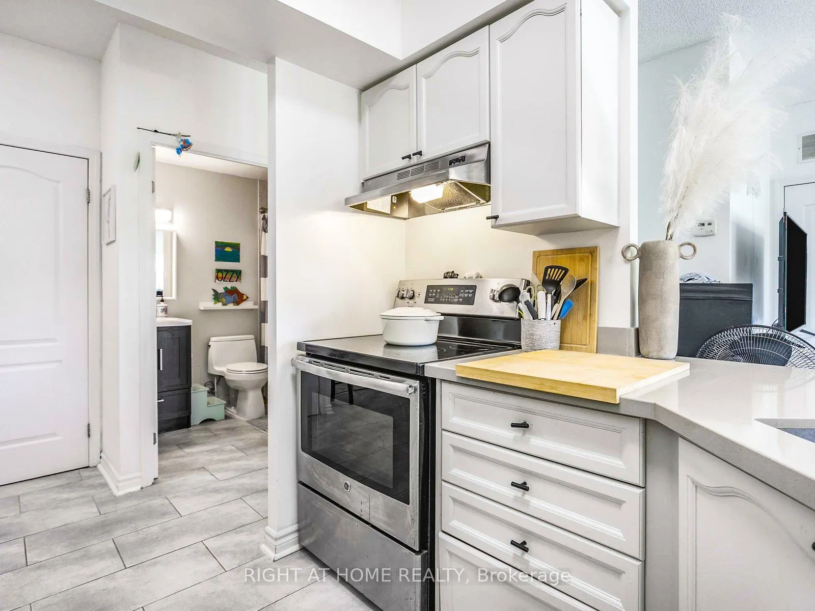 890 Sheppard Avenue W, #103