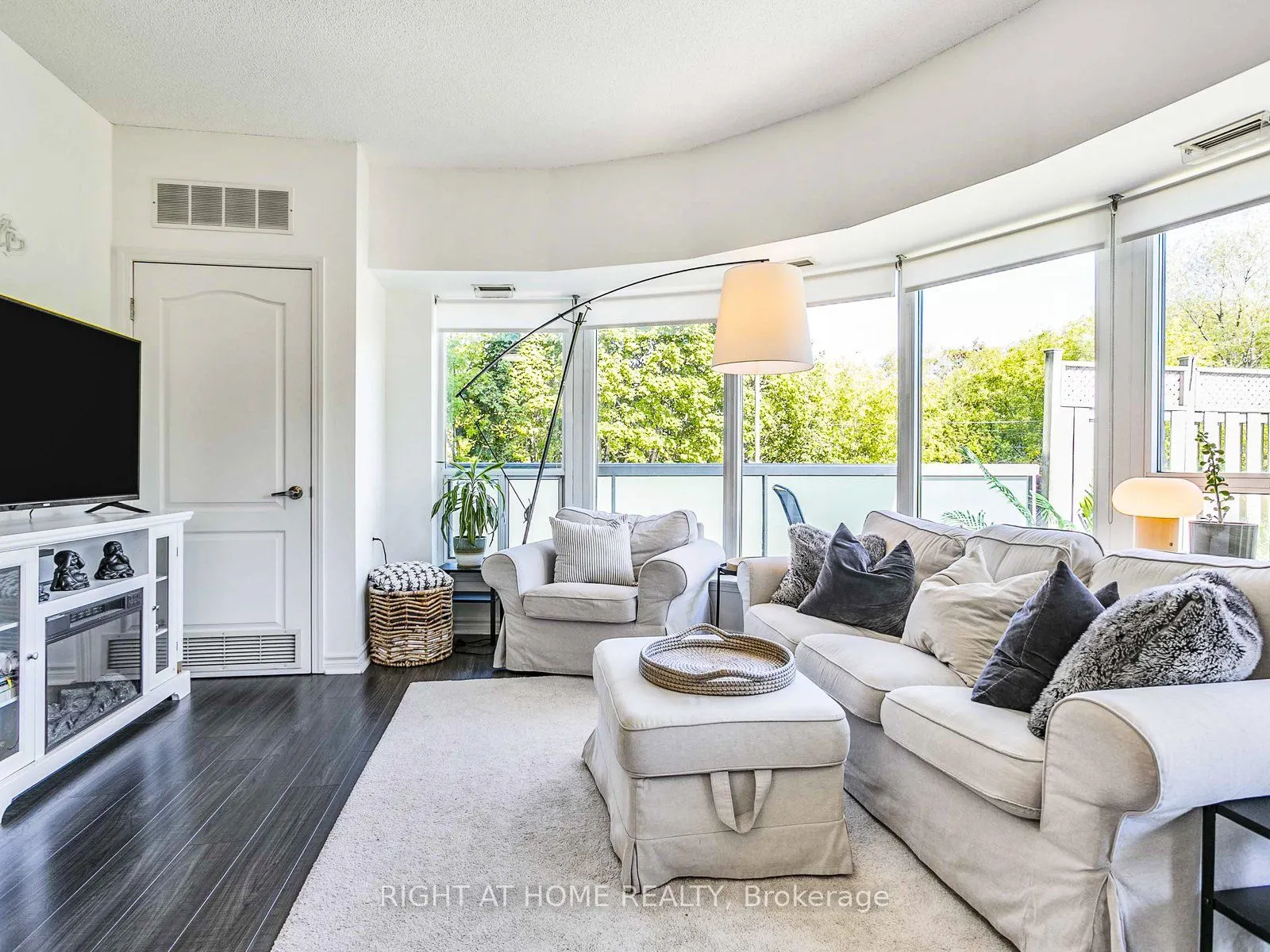 890 Sheppard Avenue W, #103