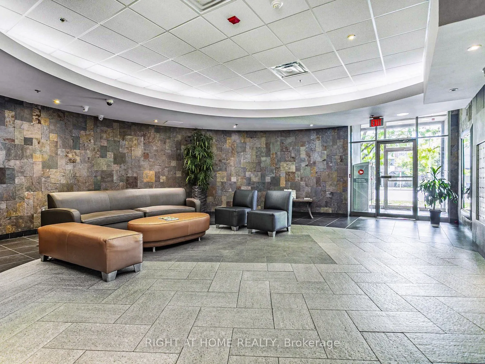 890 Sheppard Avenue W, #103