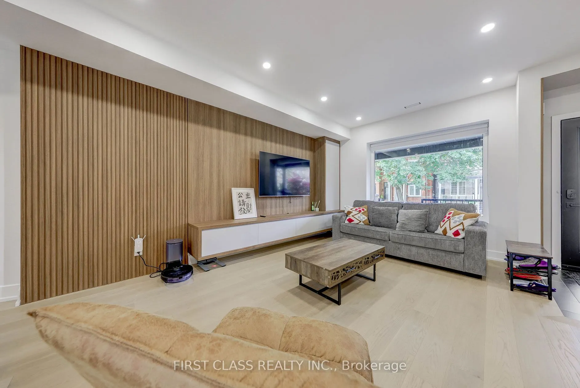 431 Roxton Road