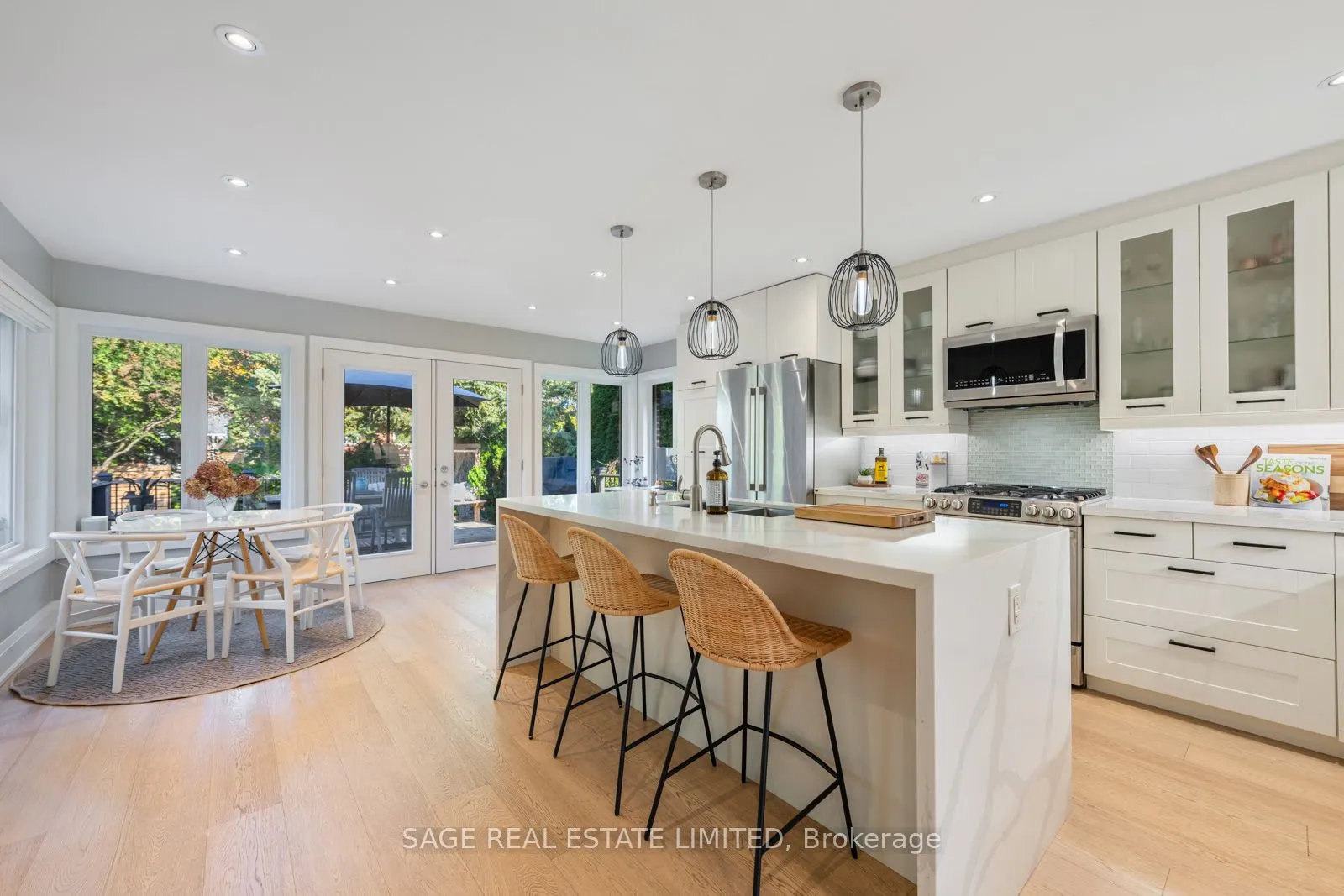 10 Lionel Heights Crescent
