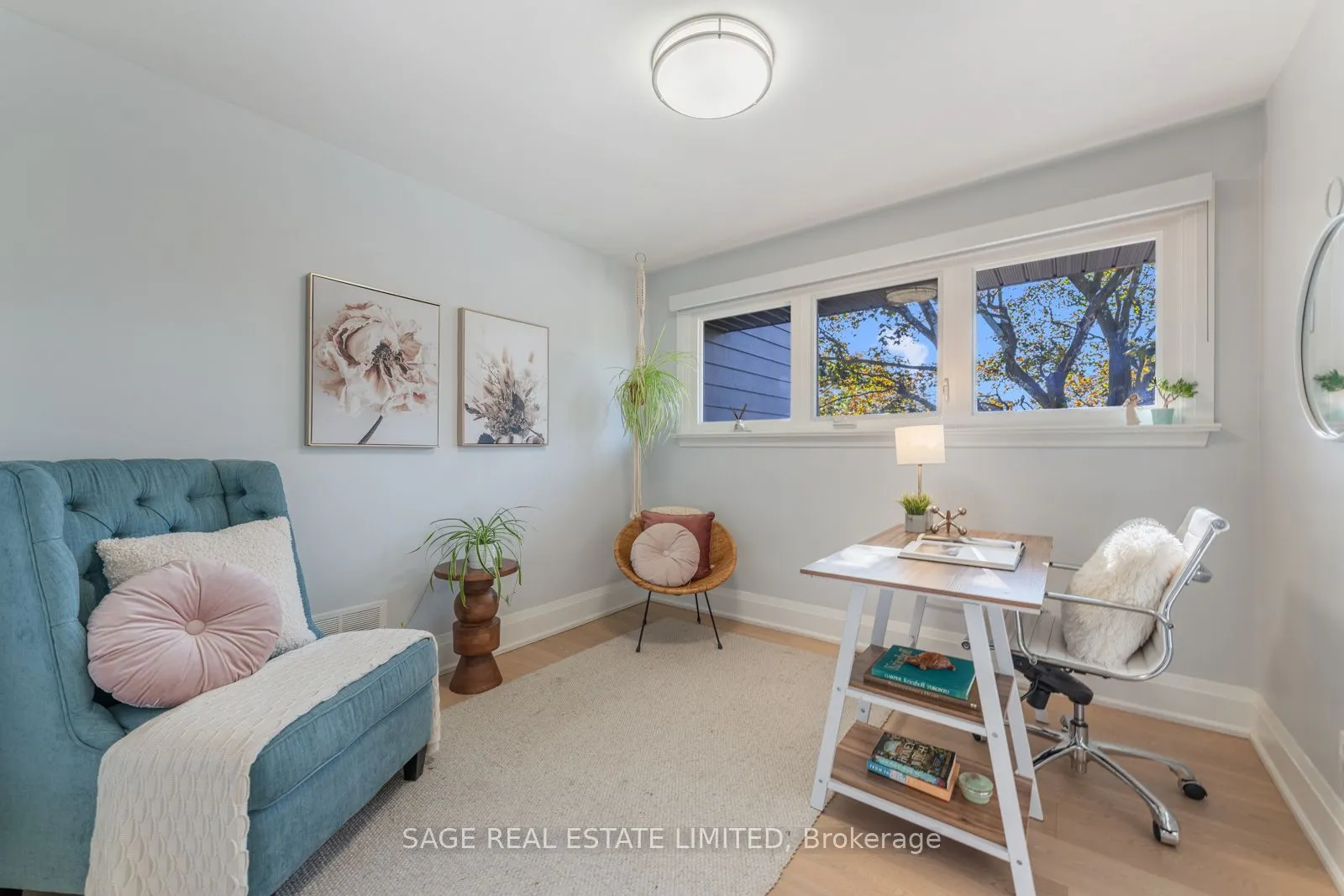 10 Lionel Heights Crescent