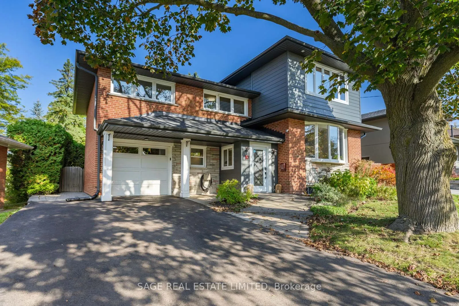 10 Lionel Heights Crescent
