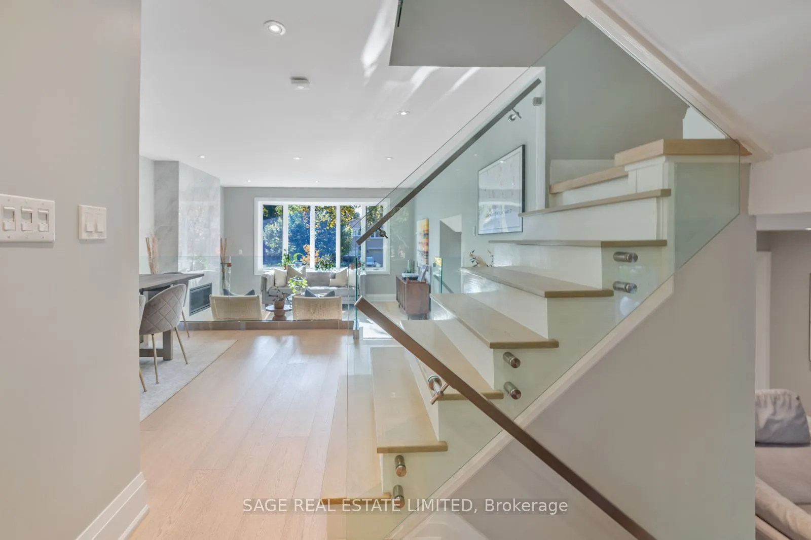 10 Lionel Heights Crescent