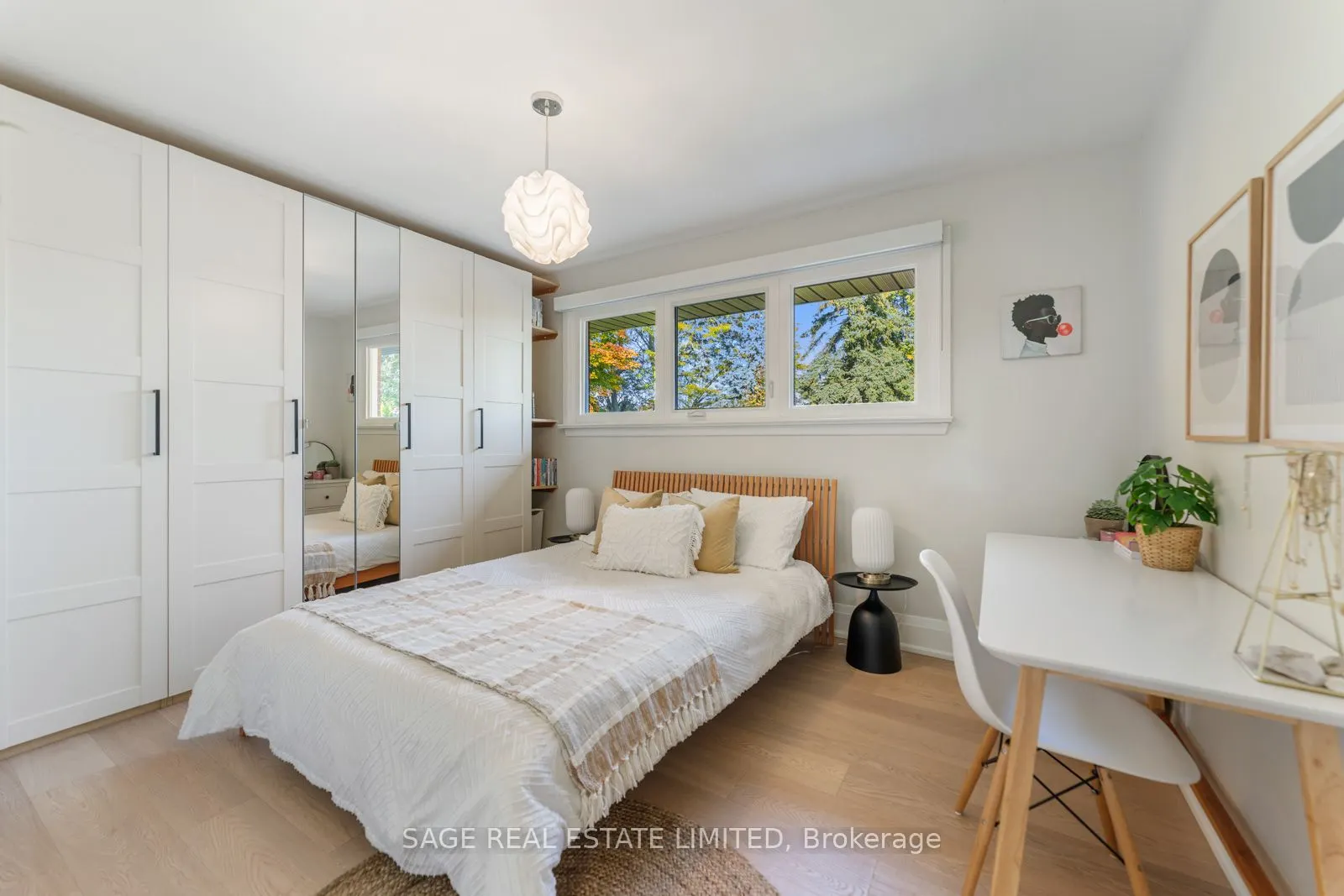 10 Lionel Heights Crescent