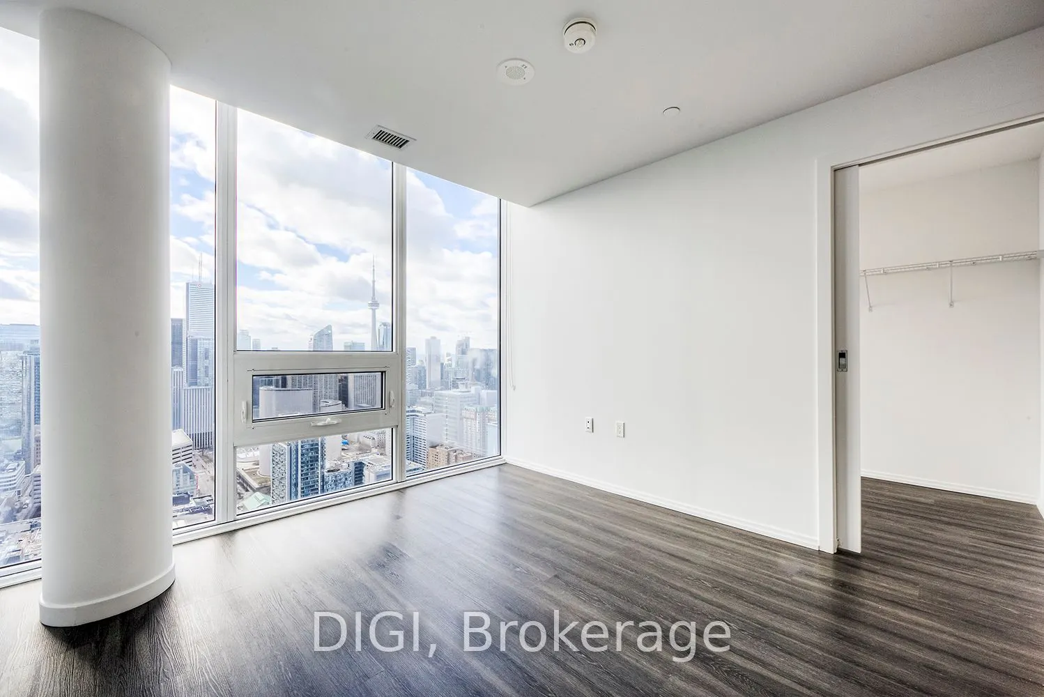 55 Gerrard Street W, #4305