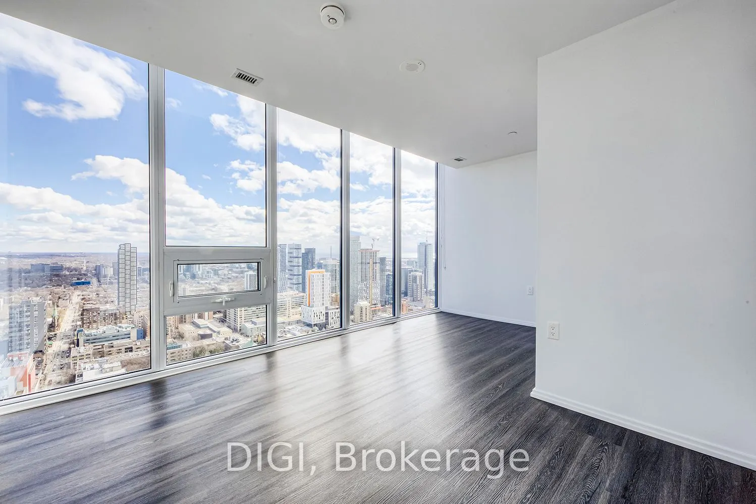 55 Gerrard Street W, #4305