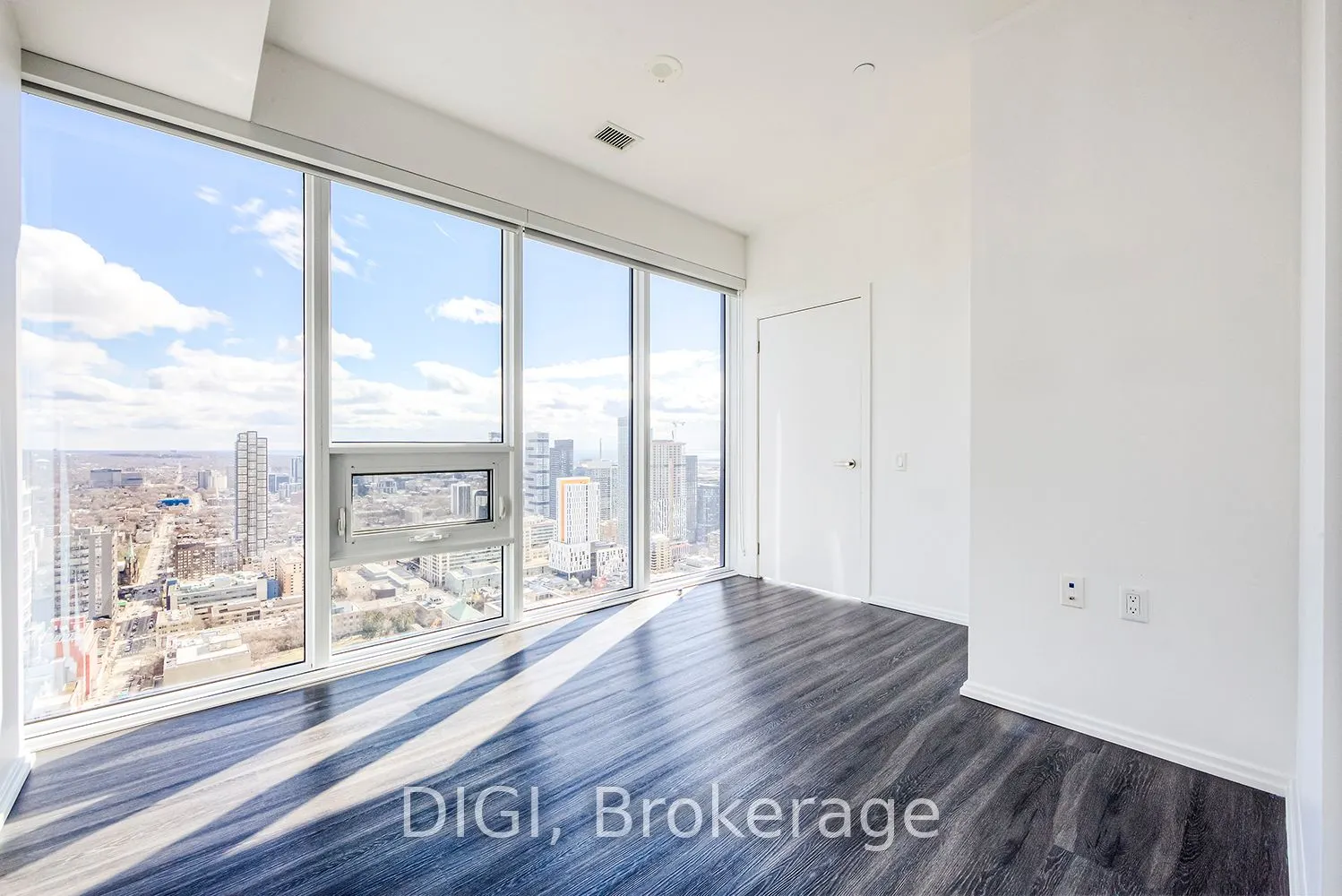 55 Gerrard Street W, #4305