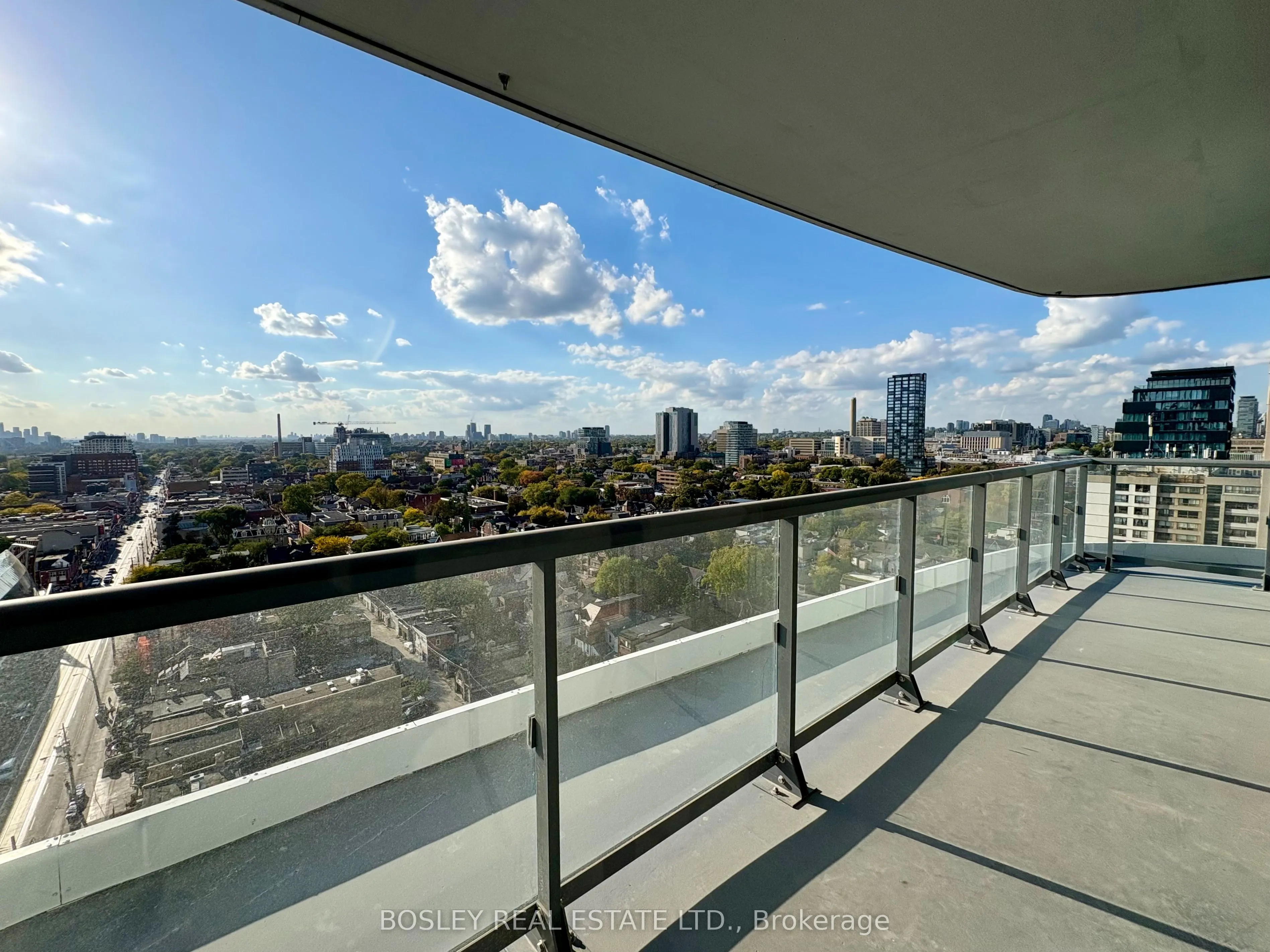 280 Dundas Street W, #1611