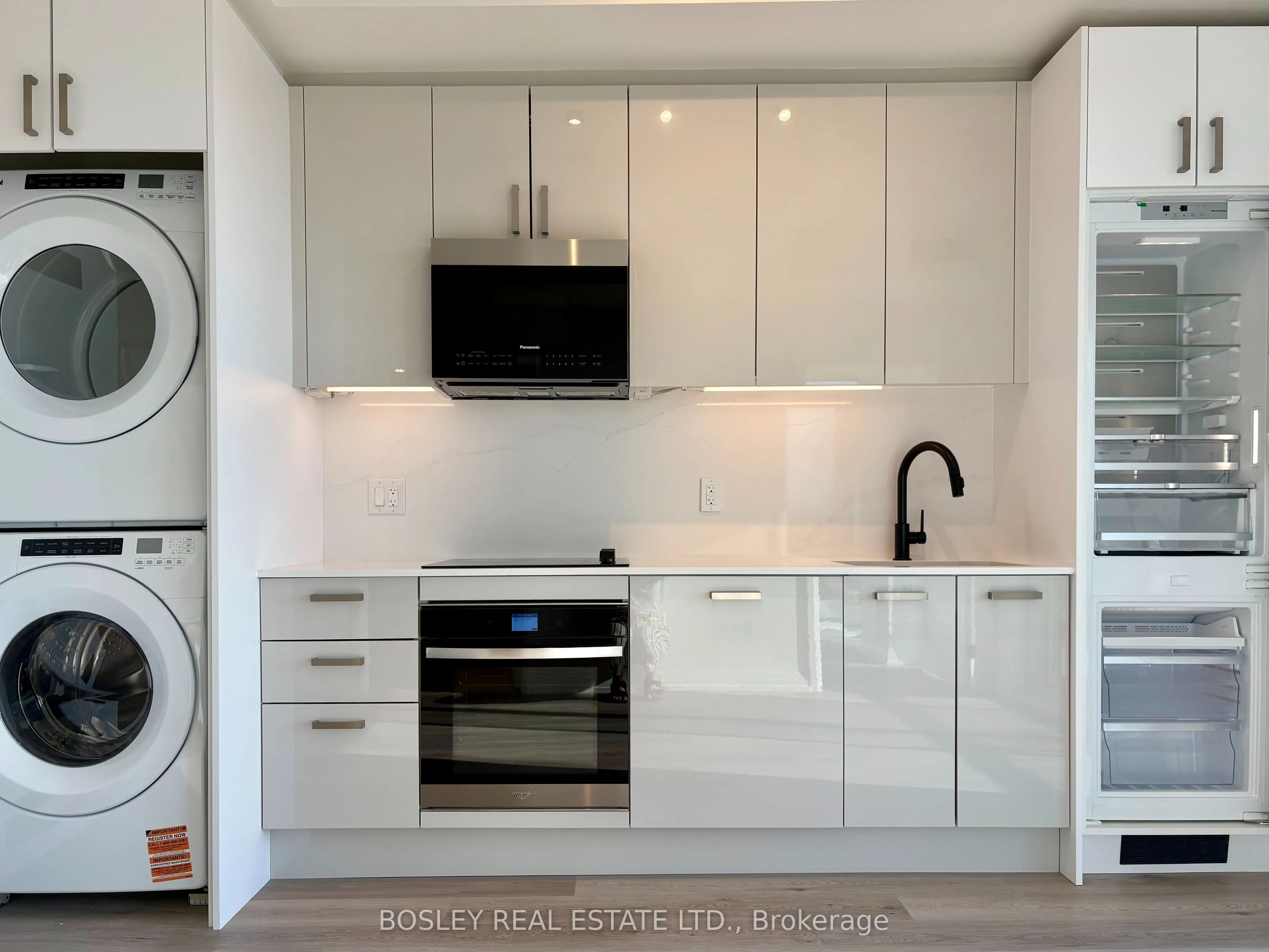 280 Dundas Street W, #1611