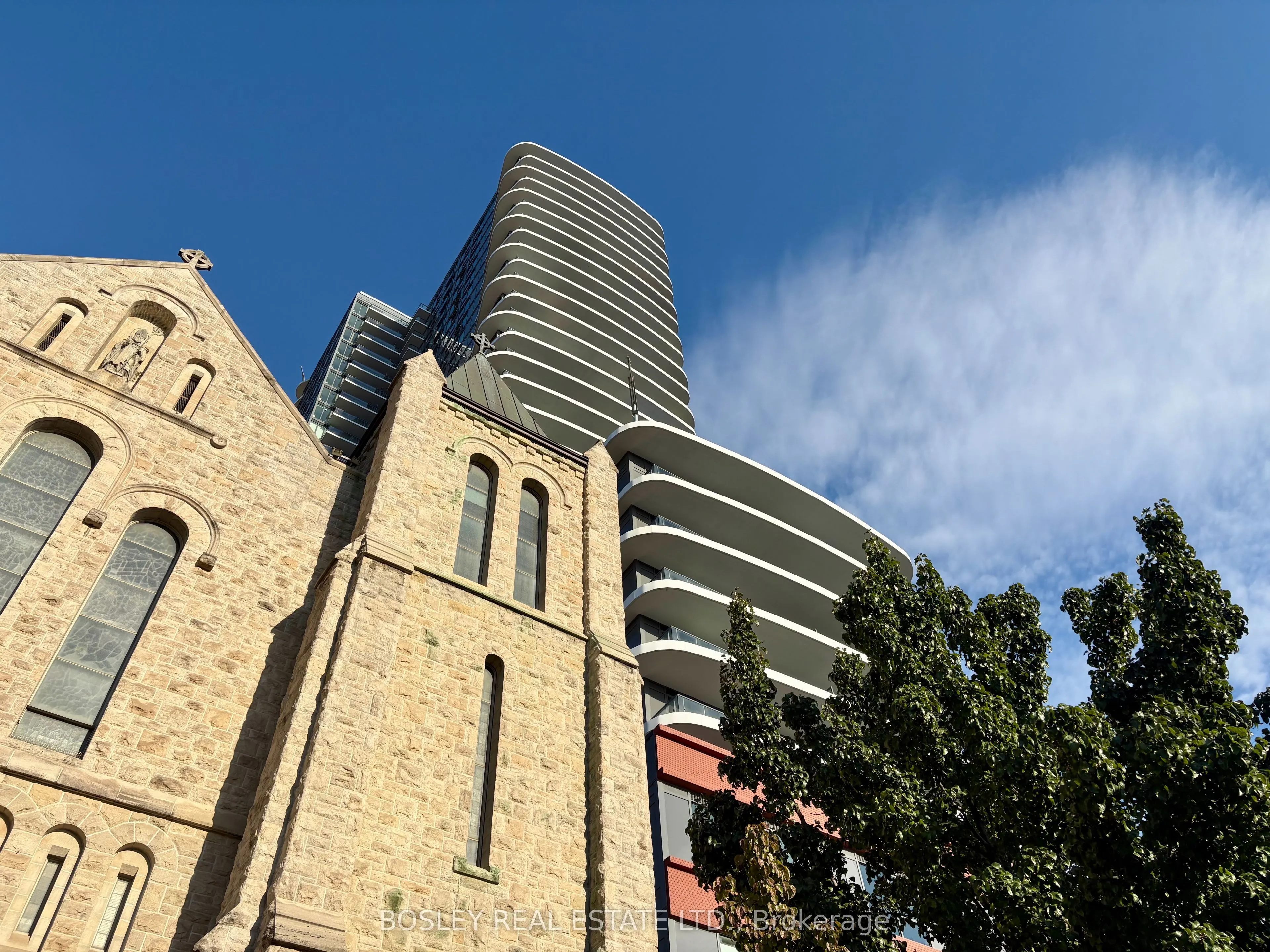 280 Dundas Street W, #1611