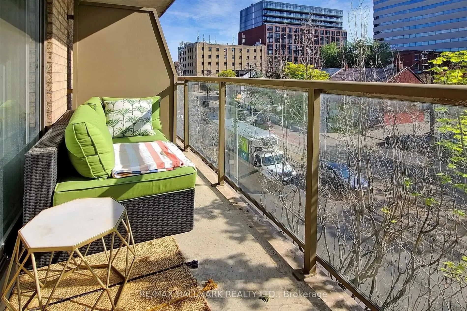 140 Bathurst Street, #408