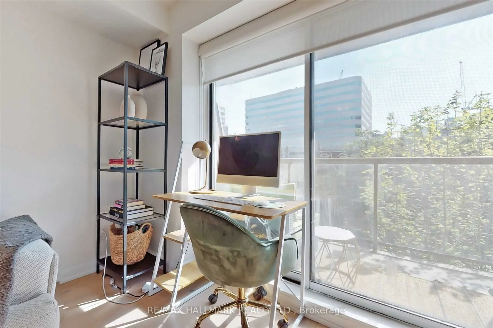 140 Bathurst Street, #408