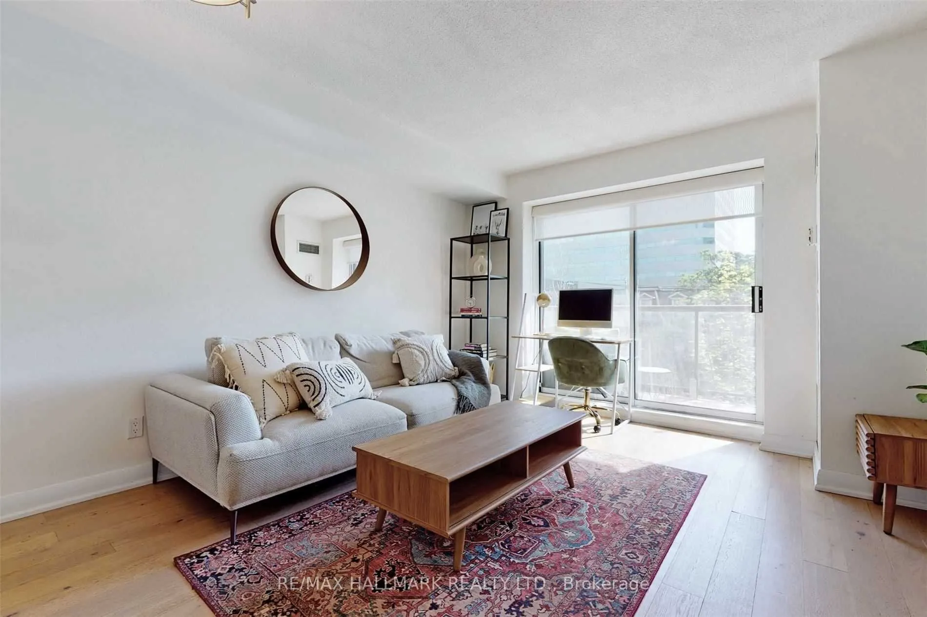 140 Bathurst Street, #408