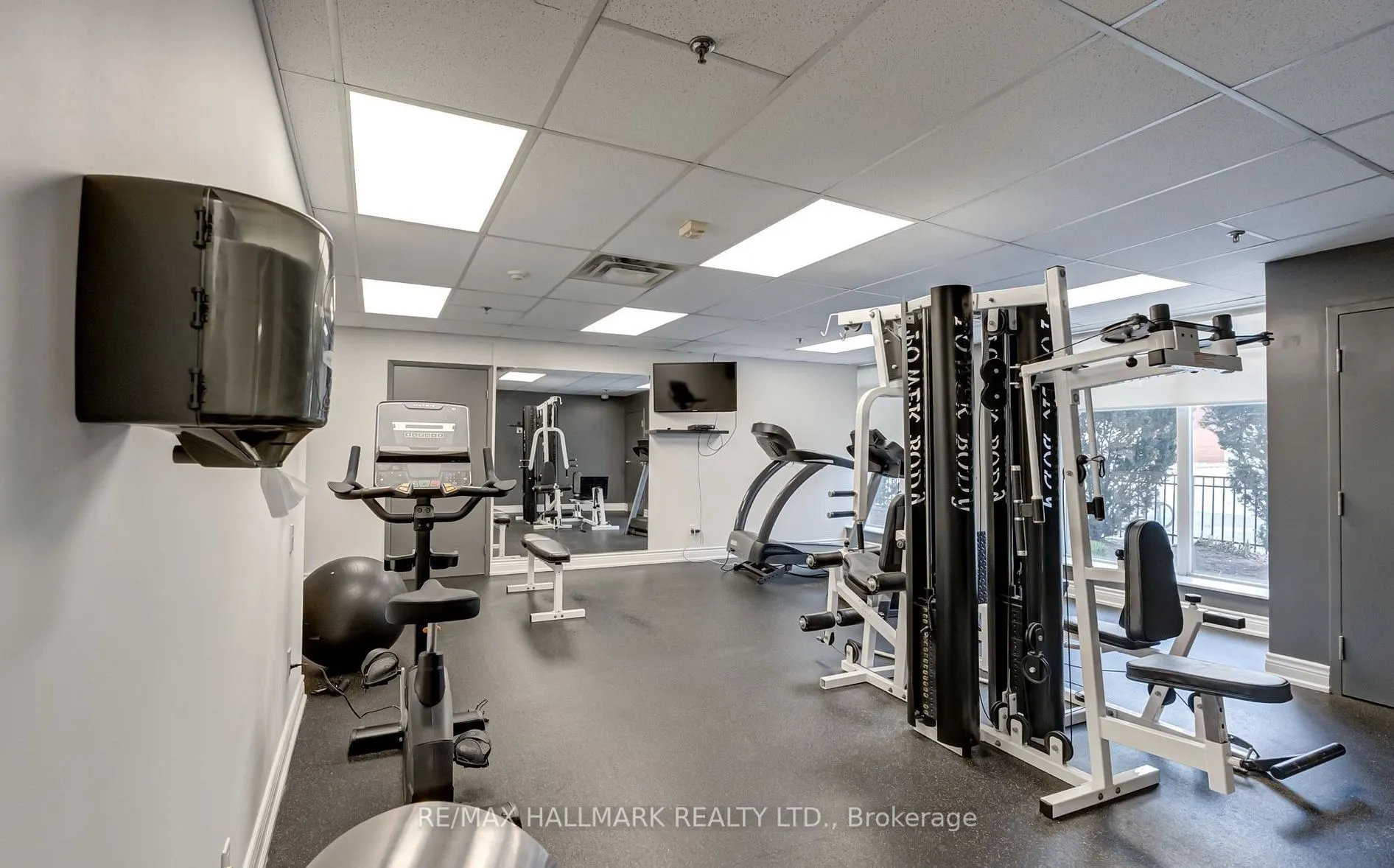 140 Bathurst Street, #408