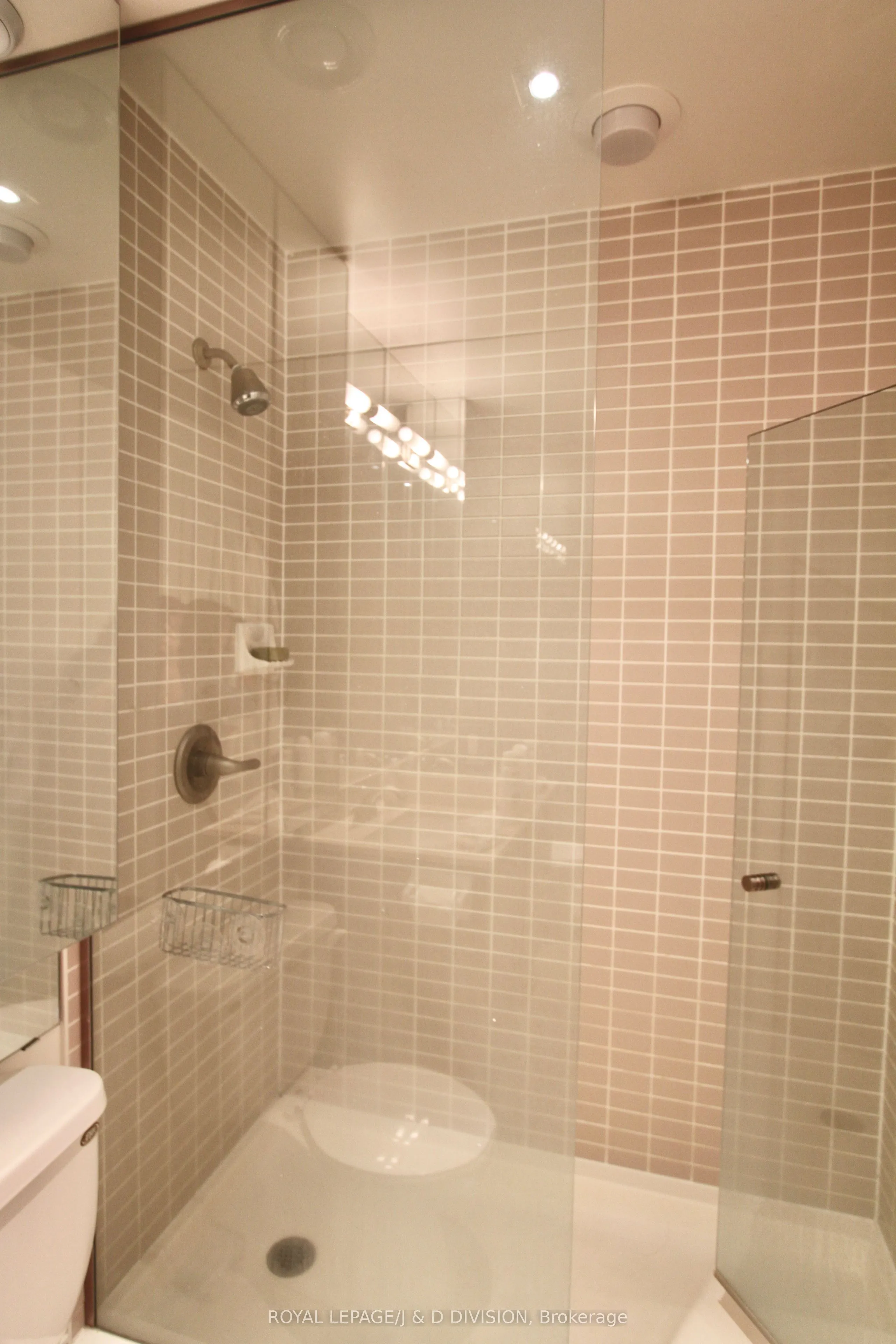 18 Yorkville Avenue, #2202