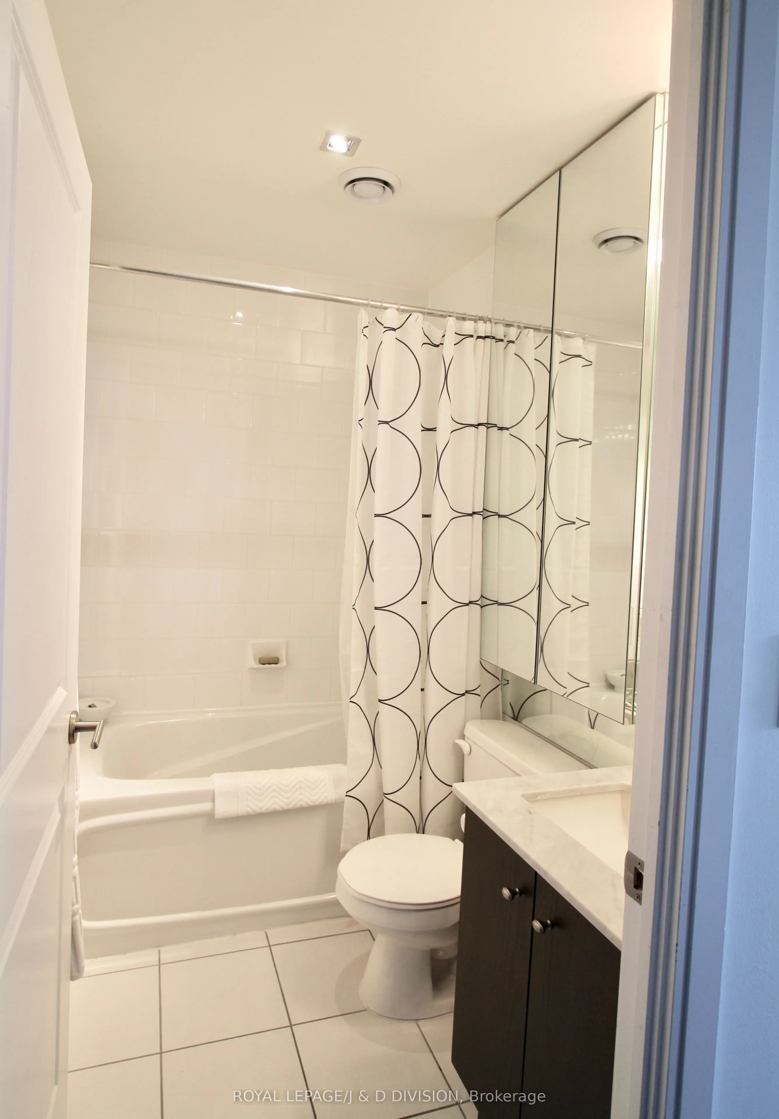 18 Yorkville Avenue, #2202